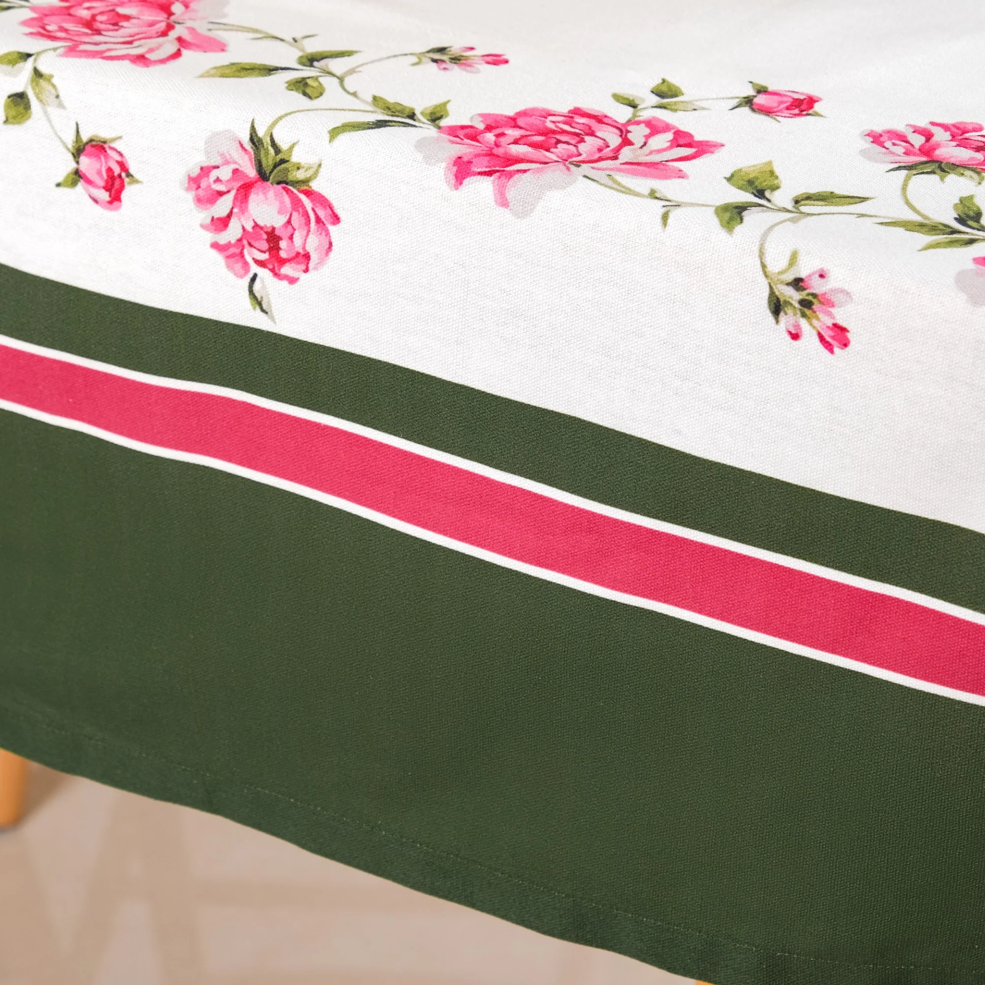 Floral Rouge Luxe 6 Seater Table Cloth 207x160cm - Image 6
