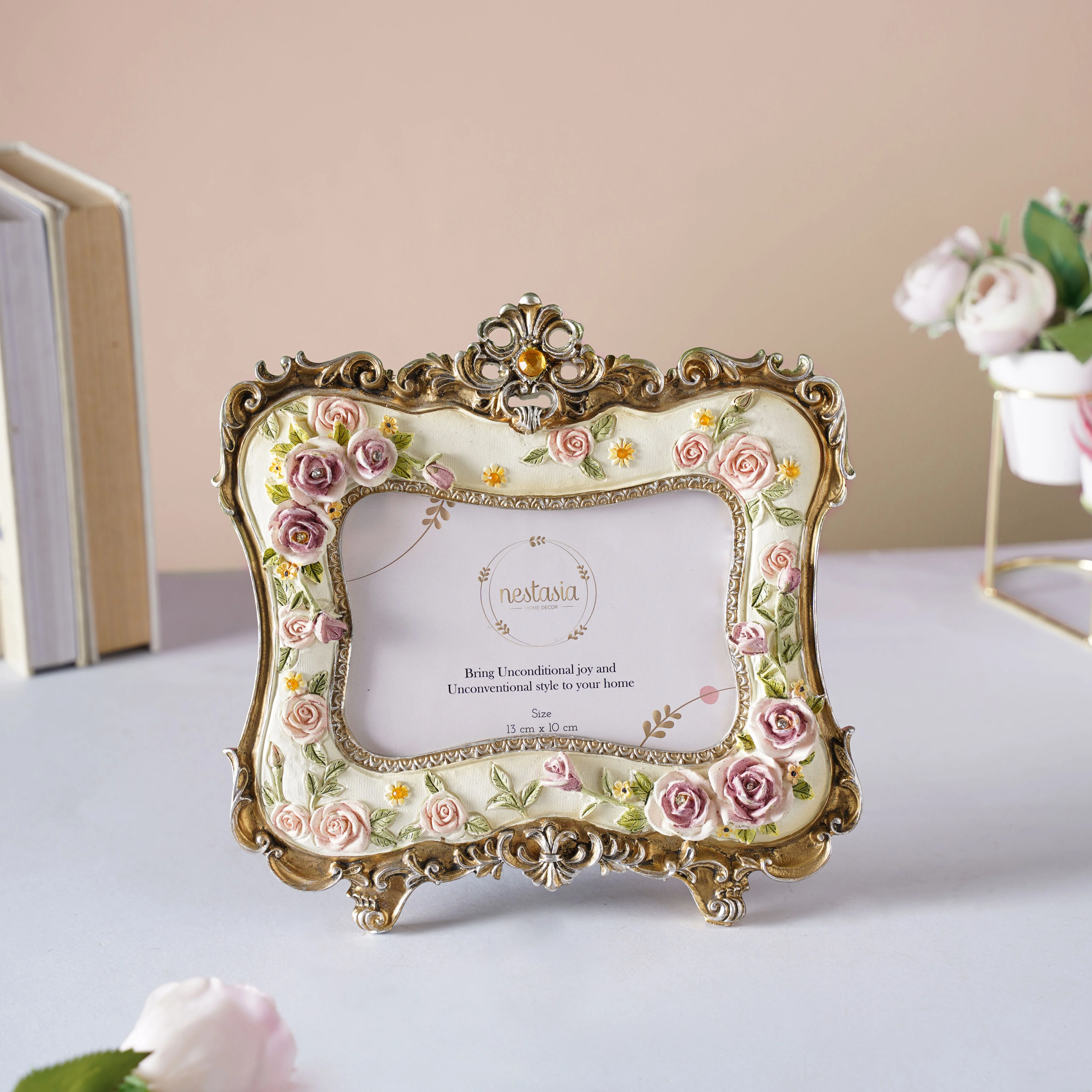 Floral Vintage Photo Frame - Image 3
