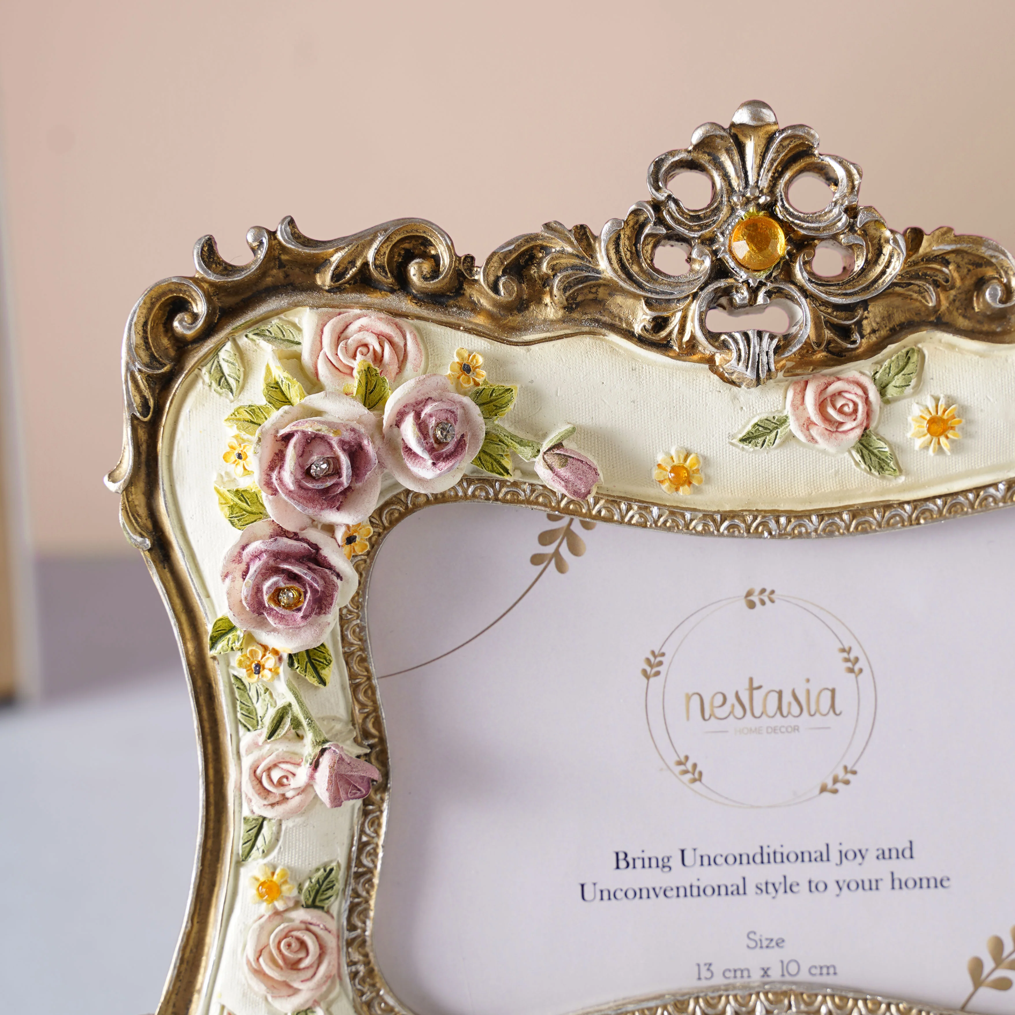 Floral Vintage Photo Frame - Image 5