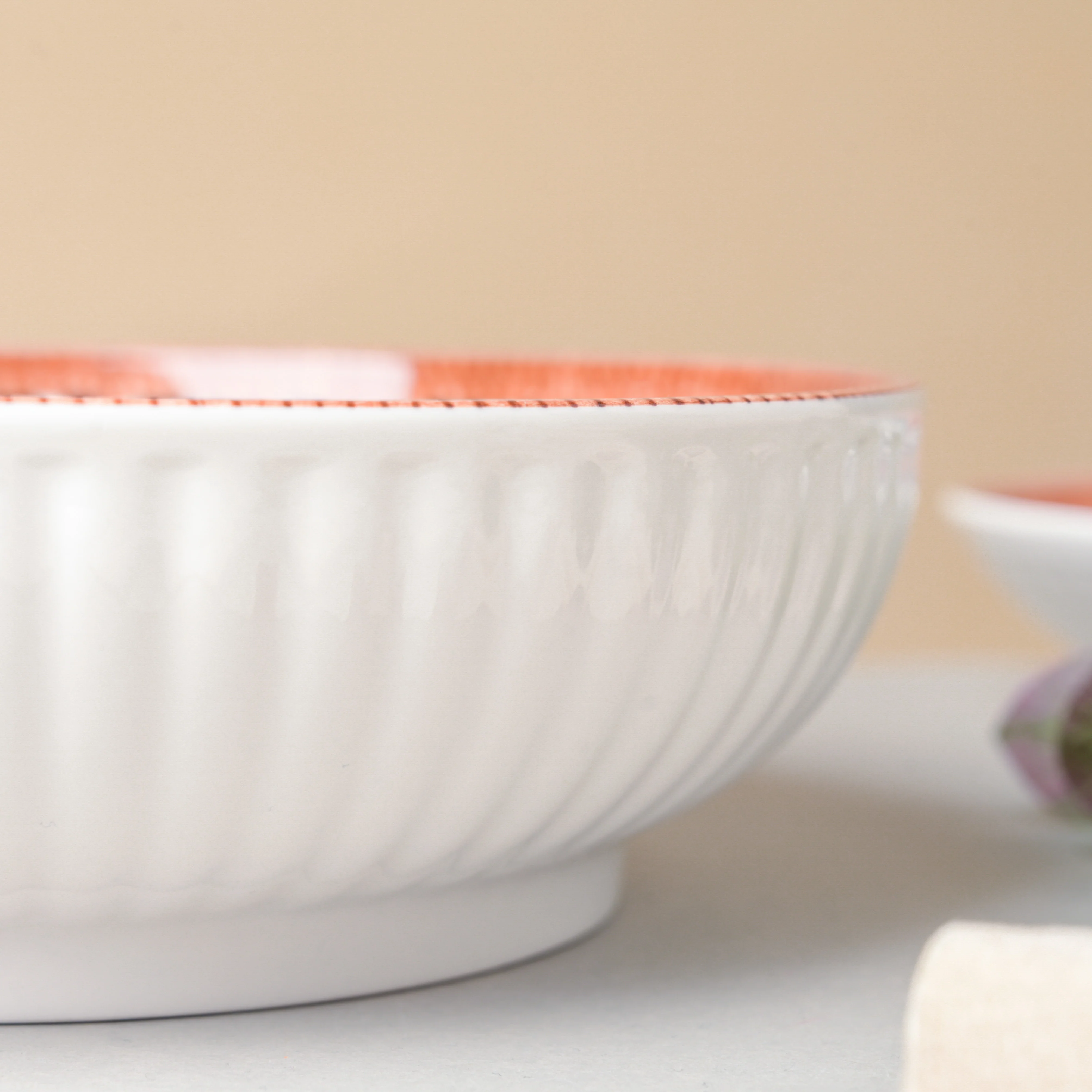 Floret Ceramic Serving Bowl 9 Inch 1 L - Image 5