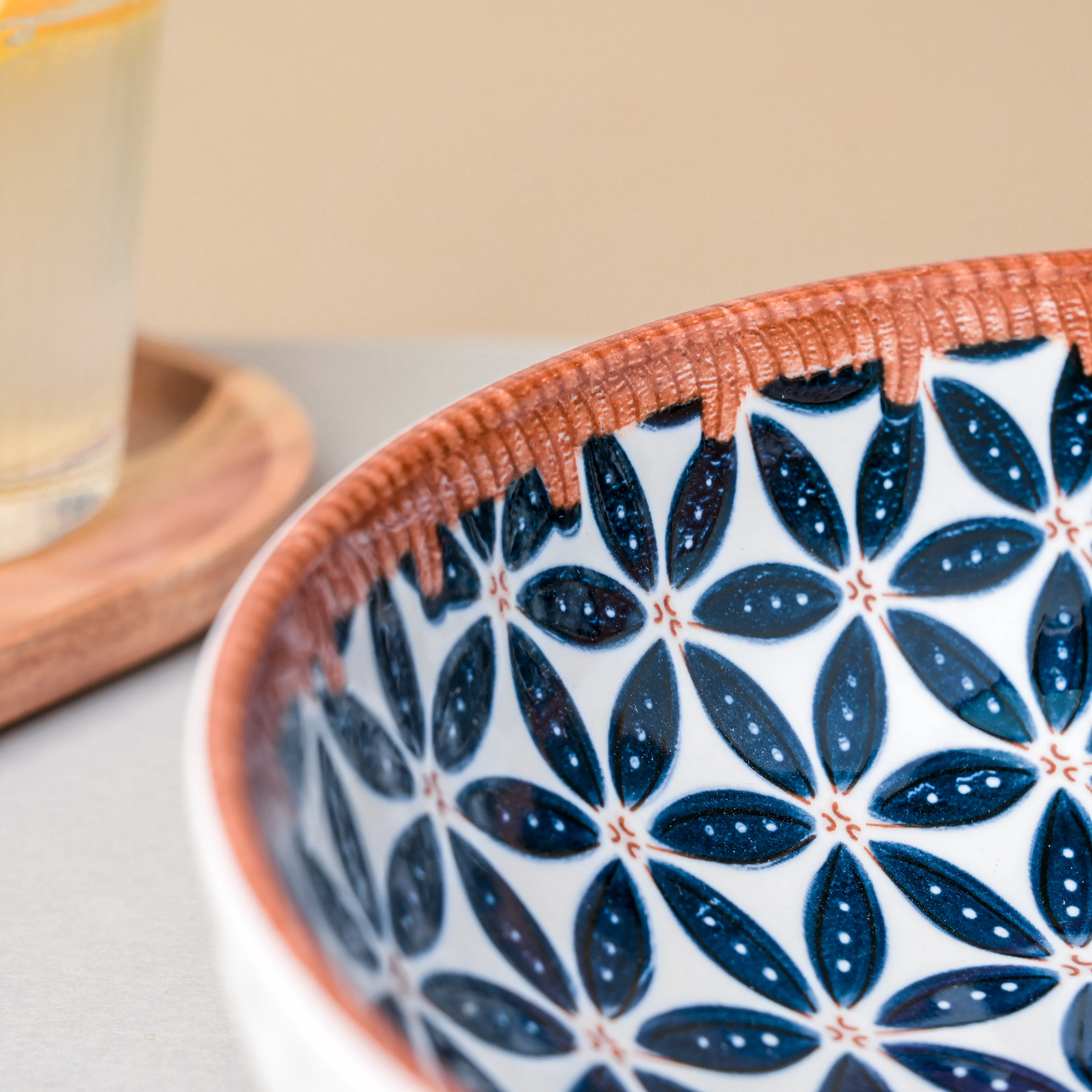 Floret Ceramic Serving Bowl 9 Inch 1 L - Image 6