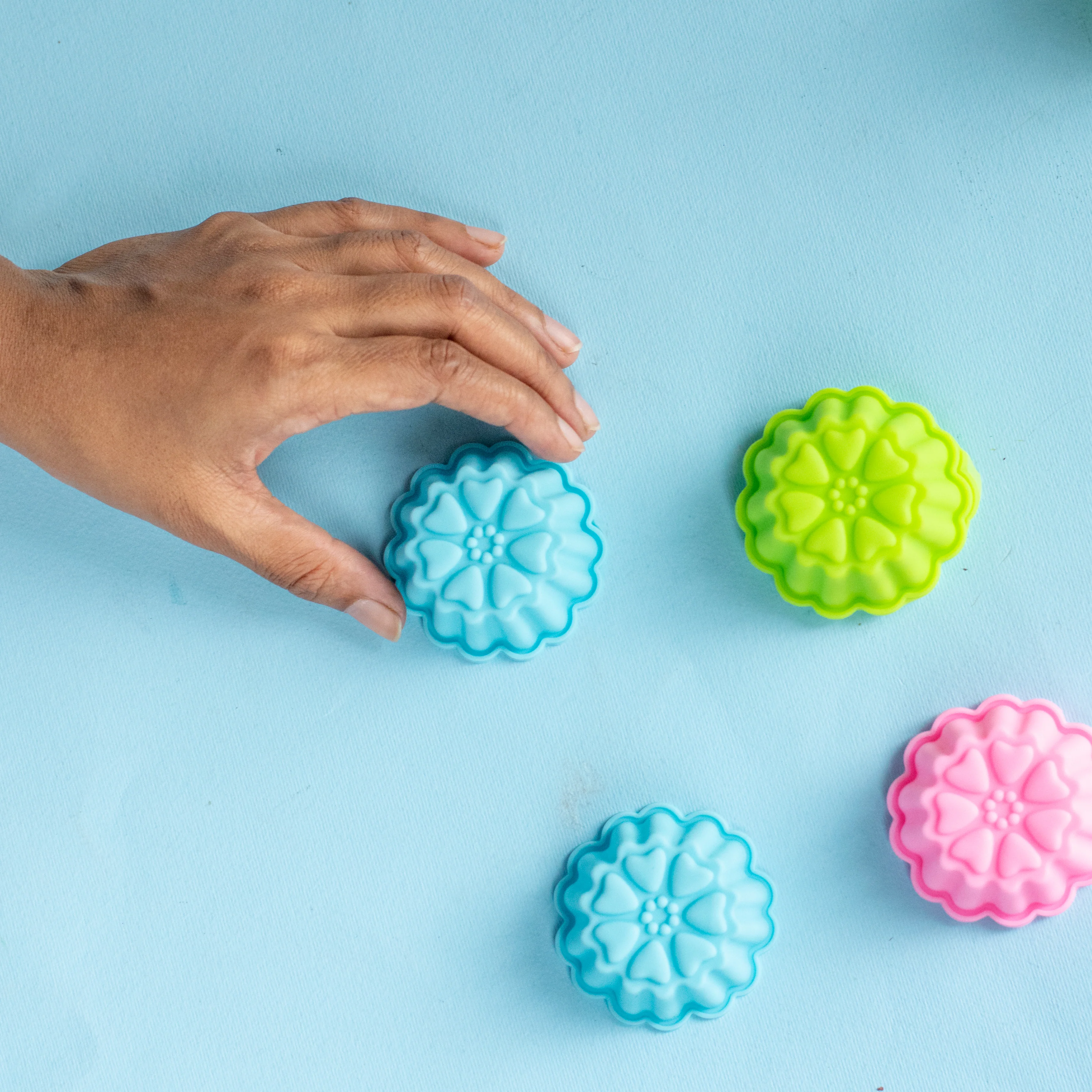 Flower Cupcake Mould - Image 8