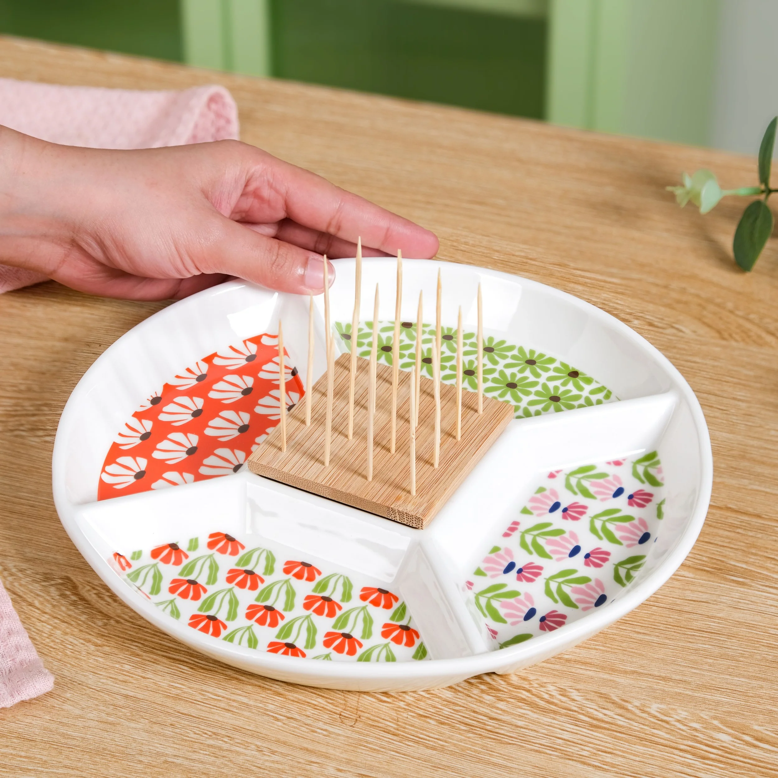 Flower Power Ceramic Section Plate With Toothpick Set 23cm - Image 3