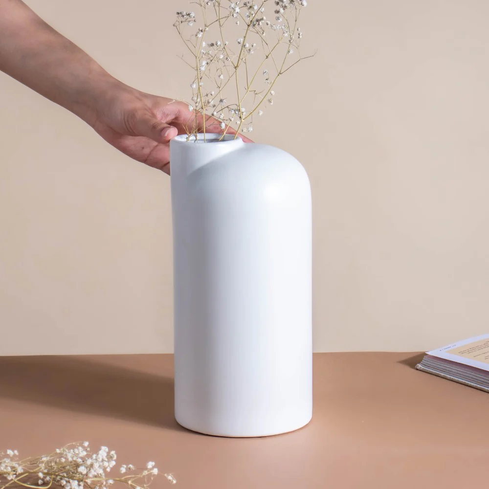 Flugen White Ceramic Vase - Image 2