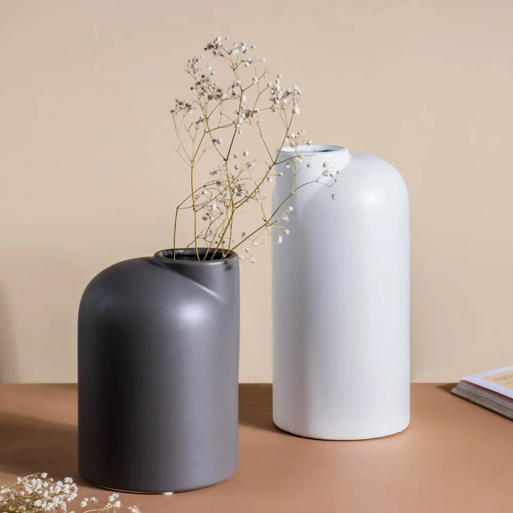 Flugen White Ceramic Vase - Image 5