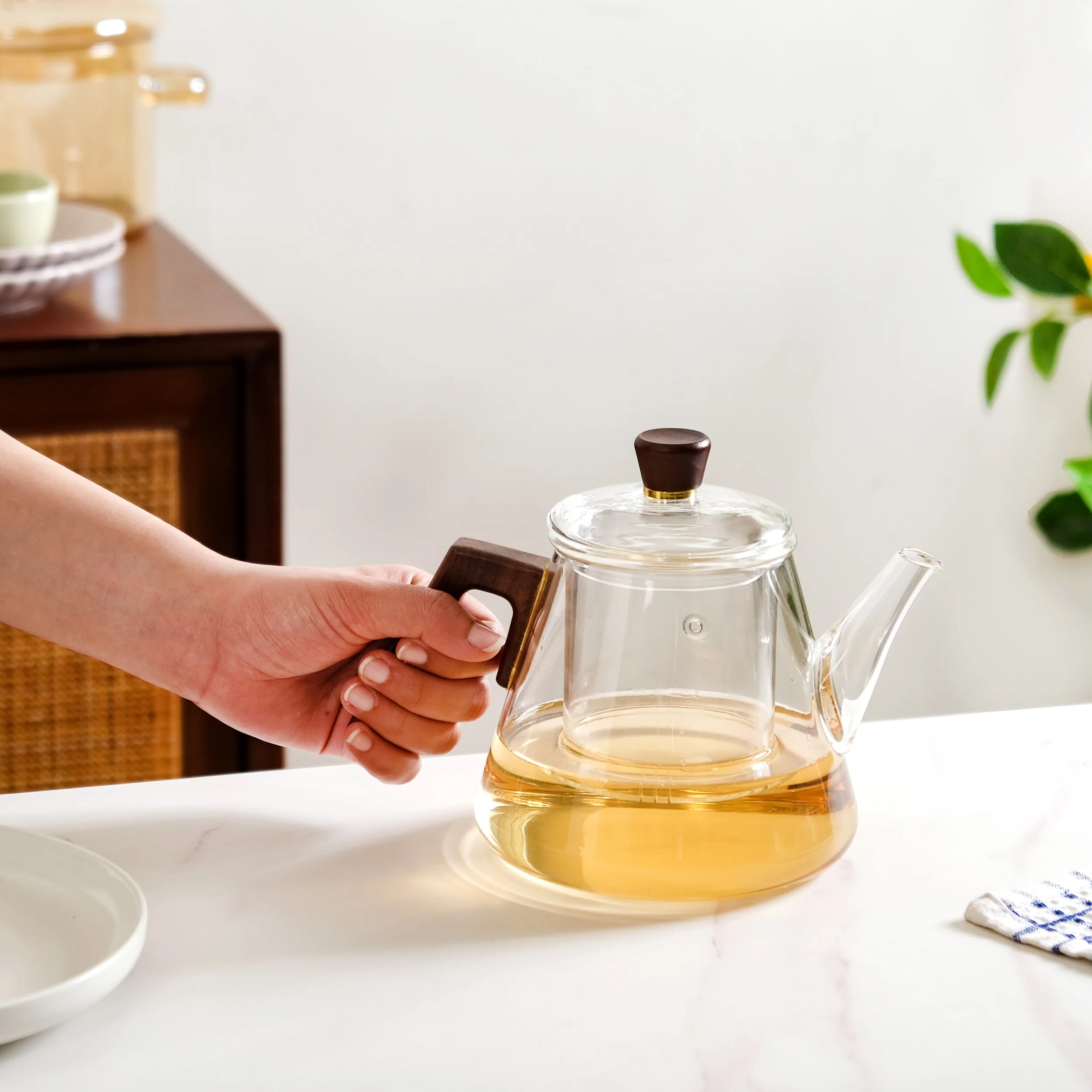 Fusion Wooden Handle Glass Teapot With Infuser 1000ml - Image 2