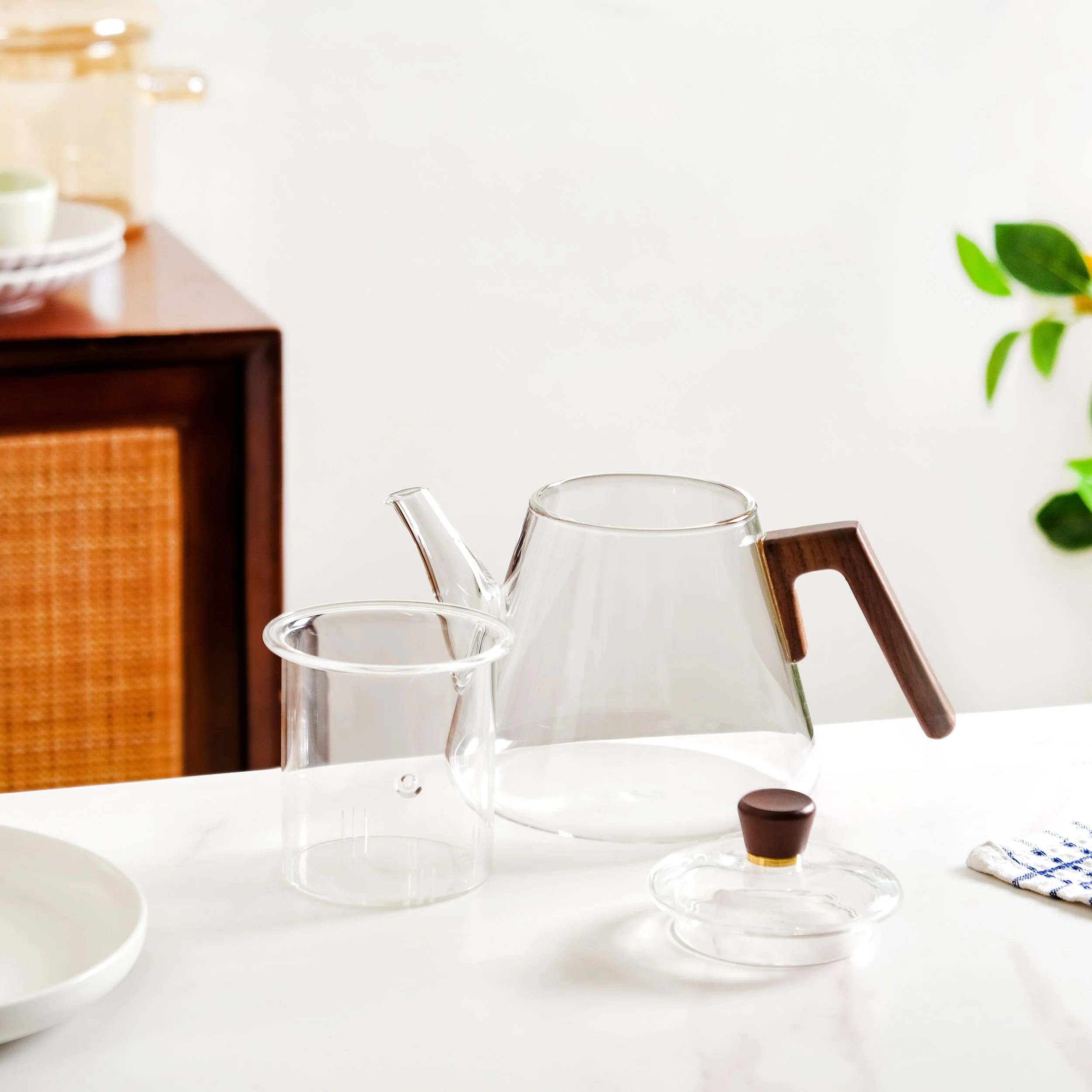 Fusion Wooden Handle Glass Teapot With Infuser 1000ml - Image 5