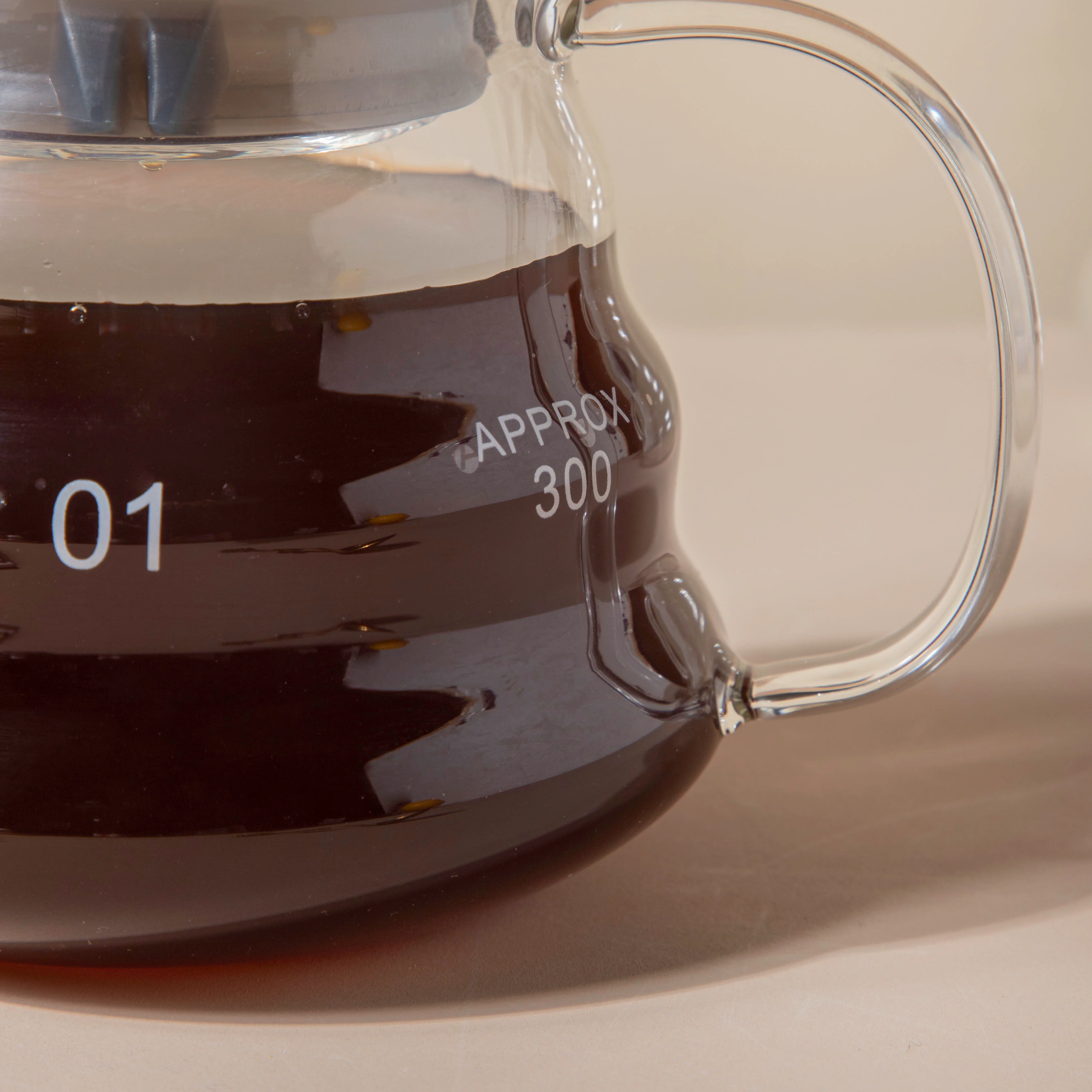Glass Coffee Pot With Lid Small - Image 4