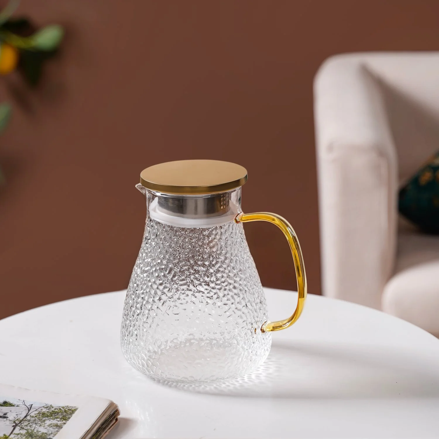 Glass Jug With Texture 1300ml - Image 9