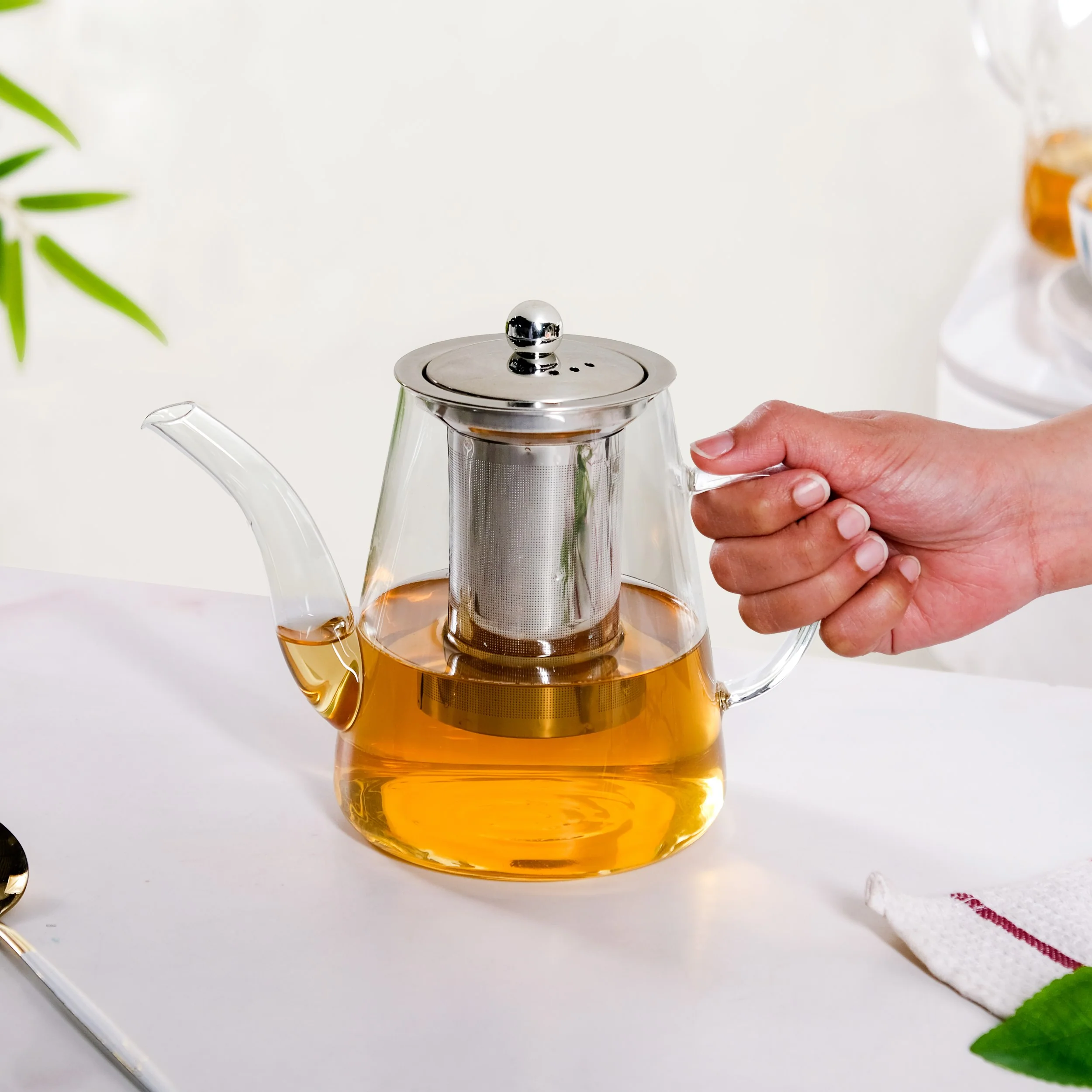 Glass Kettle With Tea Strainer Flame Safe 900ml - Image 2