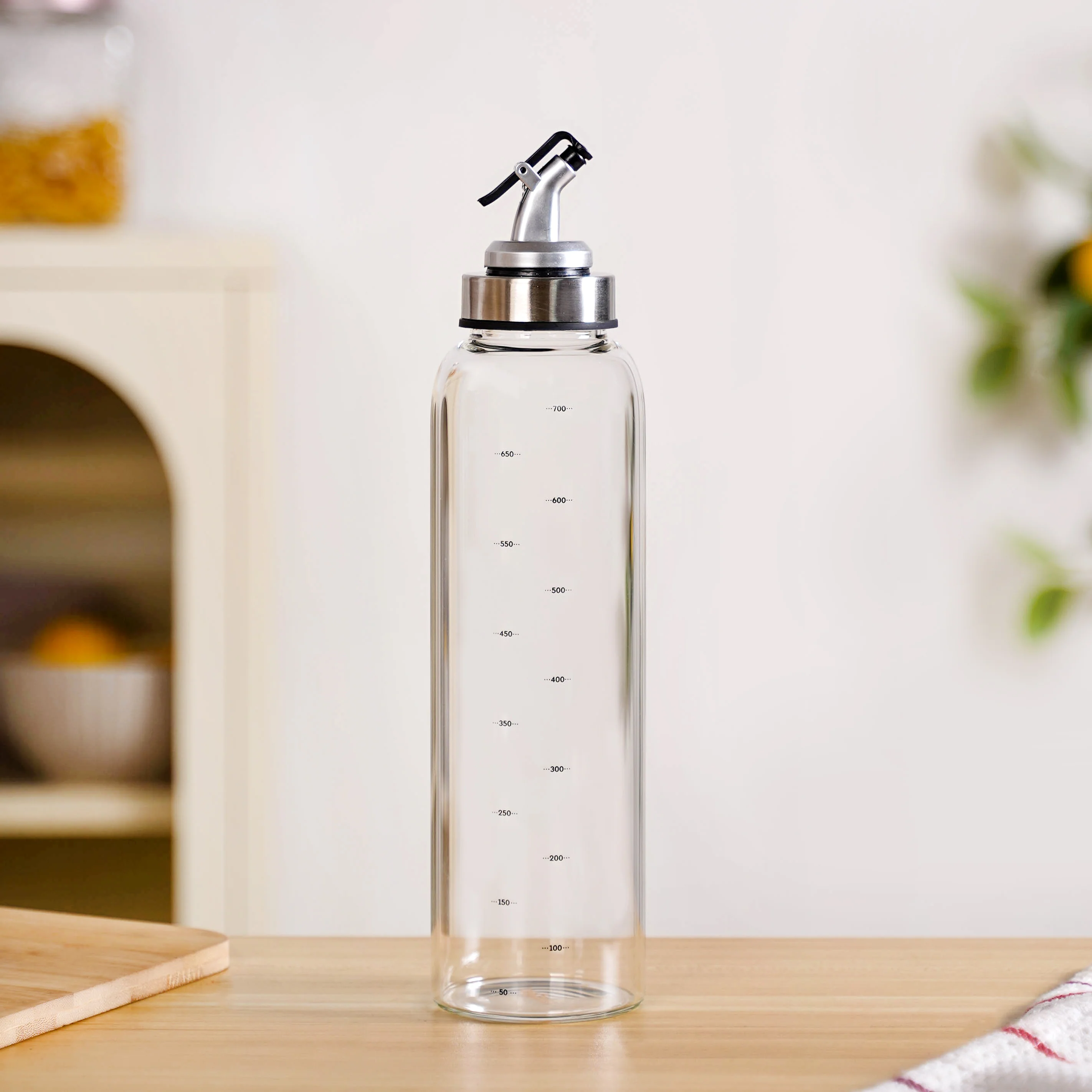 Glass Oil Dispenser Bottle With Measurement Marking 750ml - Image 2