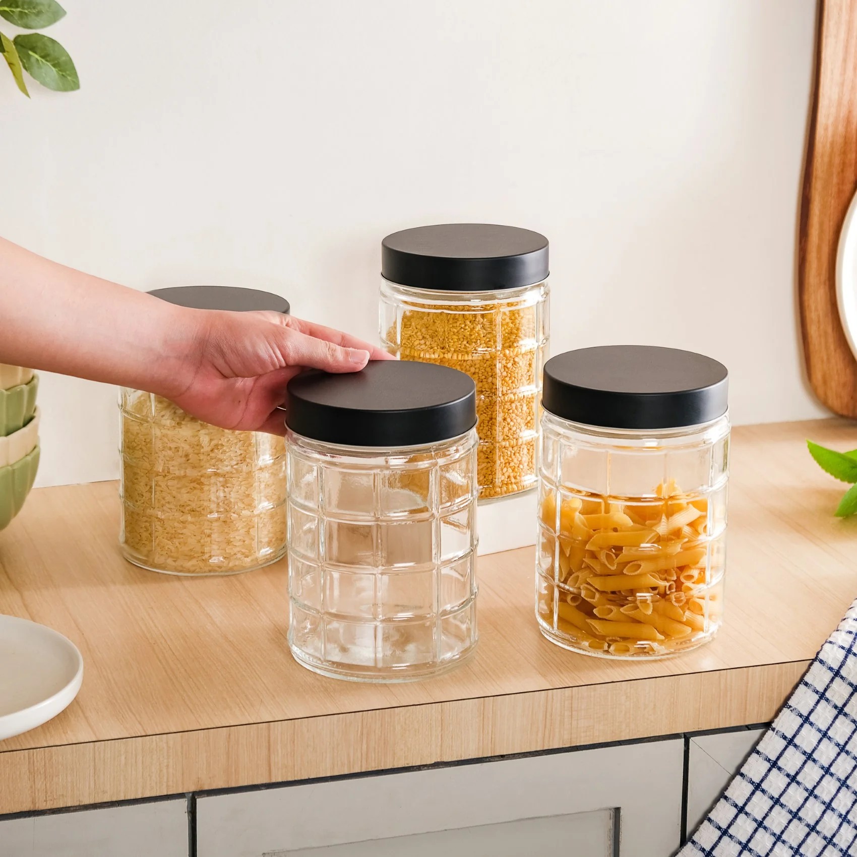 Glass Storage Jars With Airtight Lid Set Of 4 Checks 1350ml - Image 2