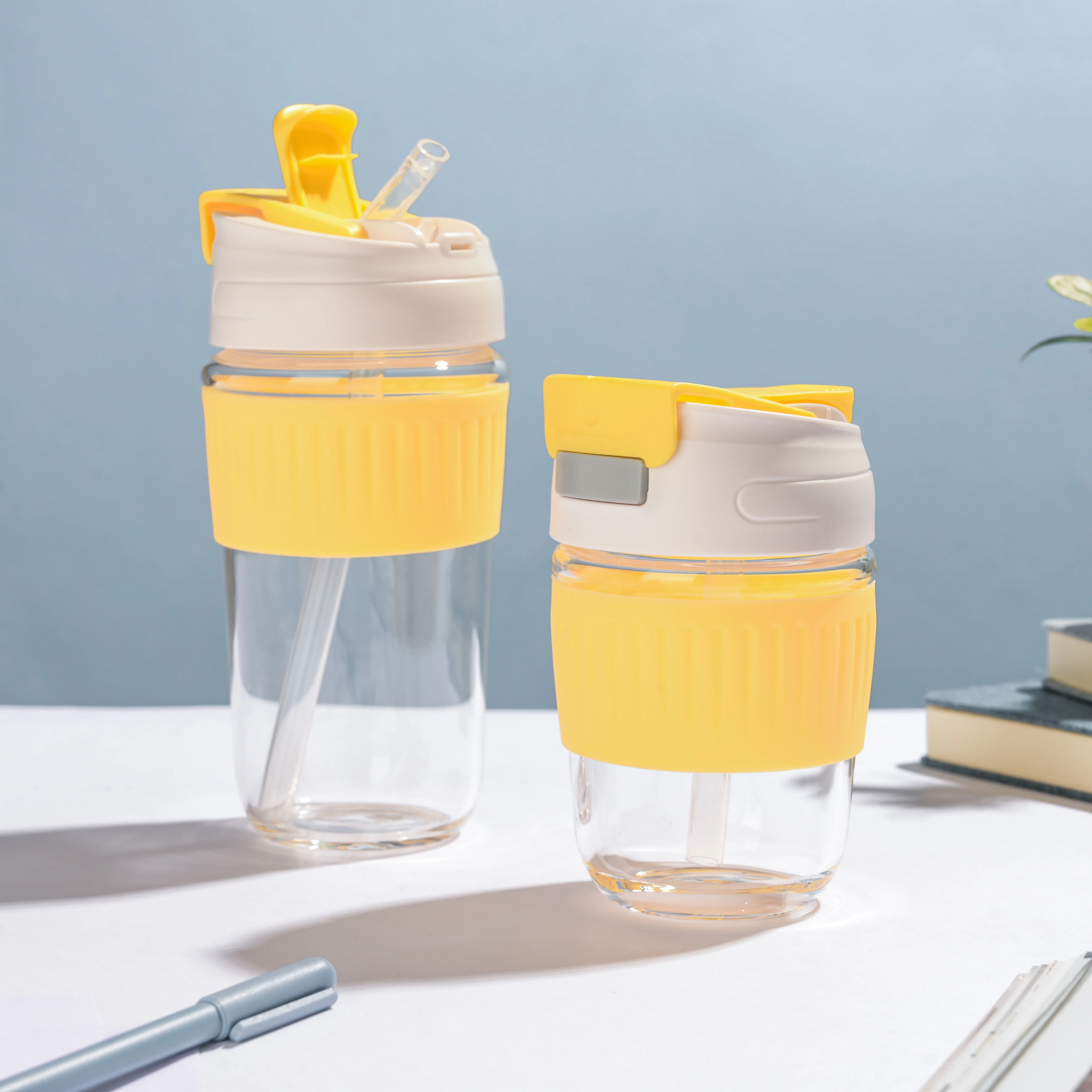 Glass Tumbler With Dual Flip Lid Yellow 450ml - Image 10