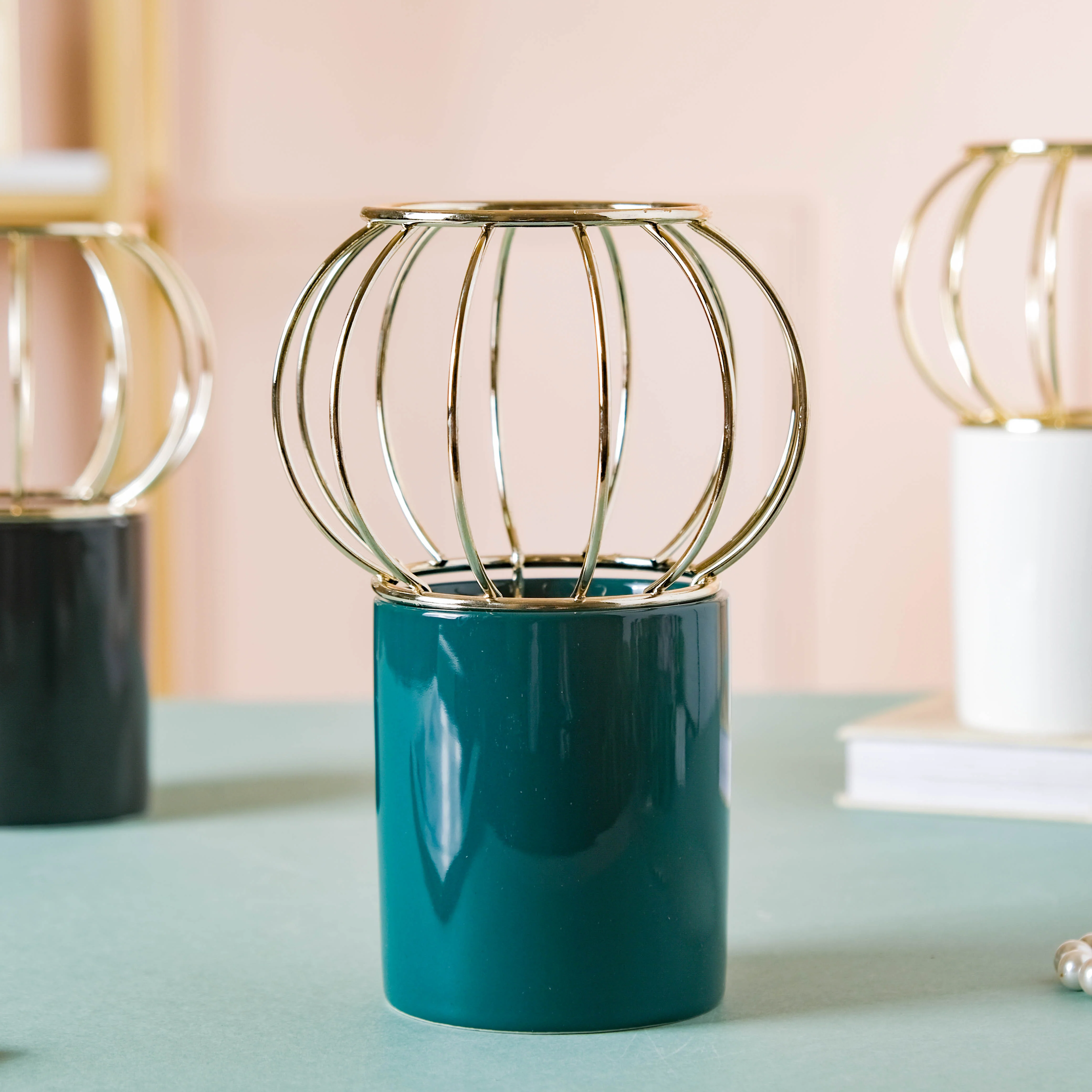 Globe Vase - Image 10