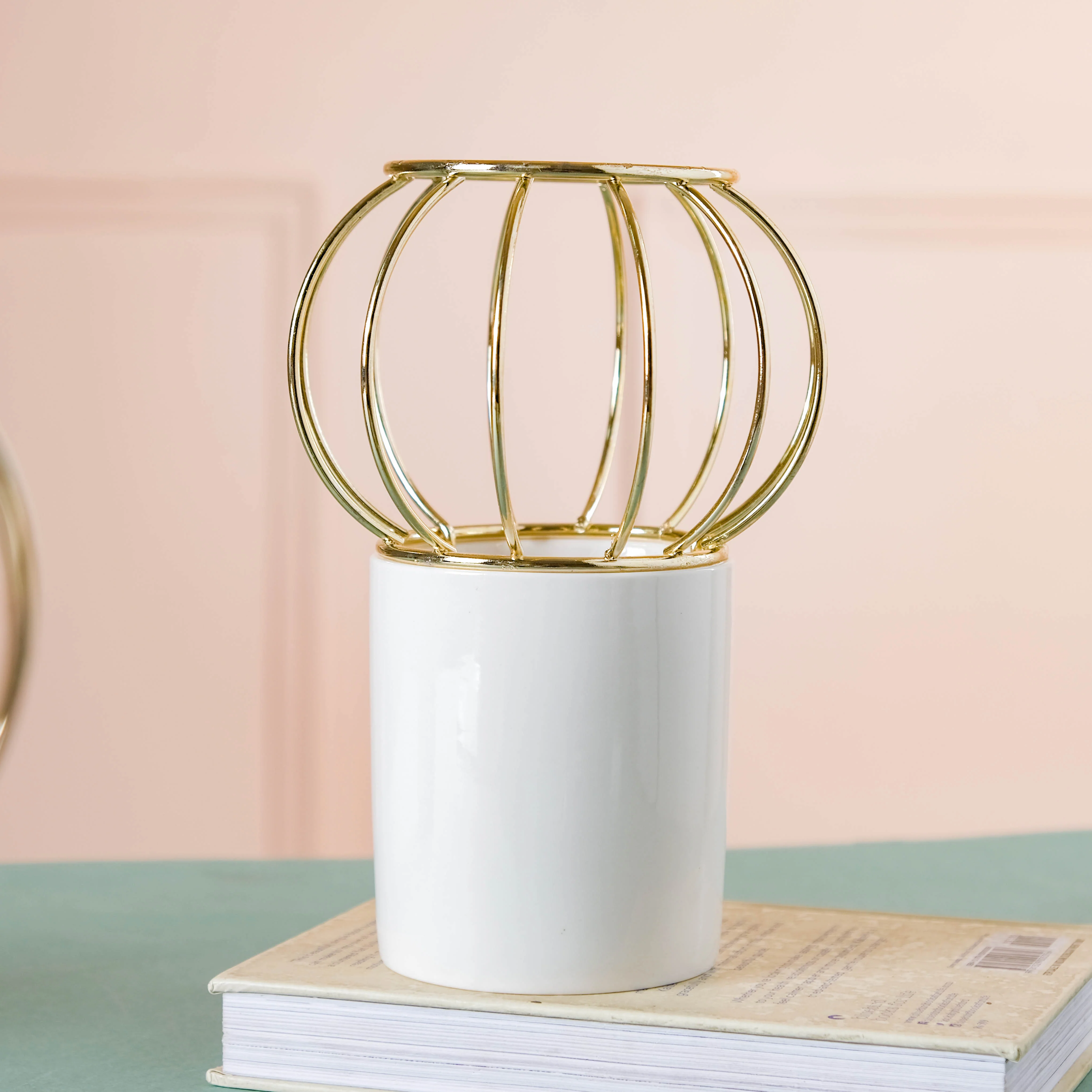 Globe Vase - Image 11