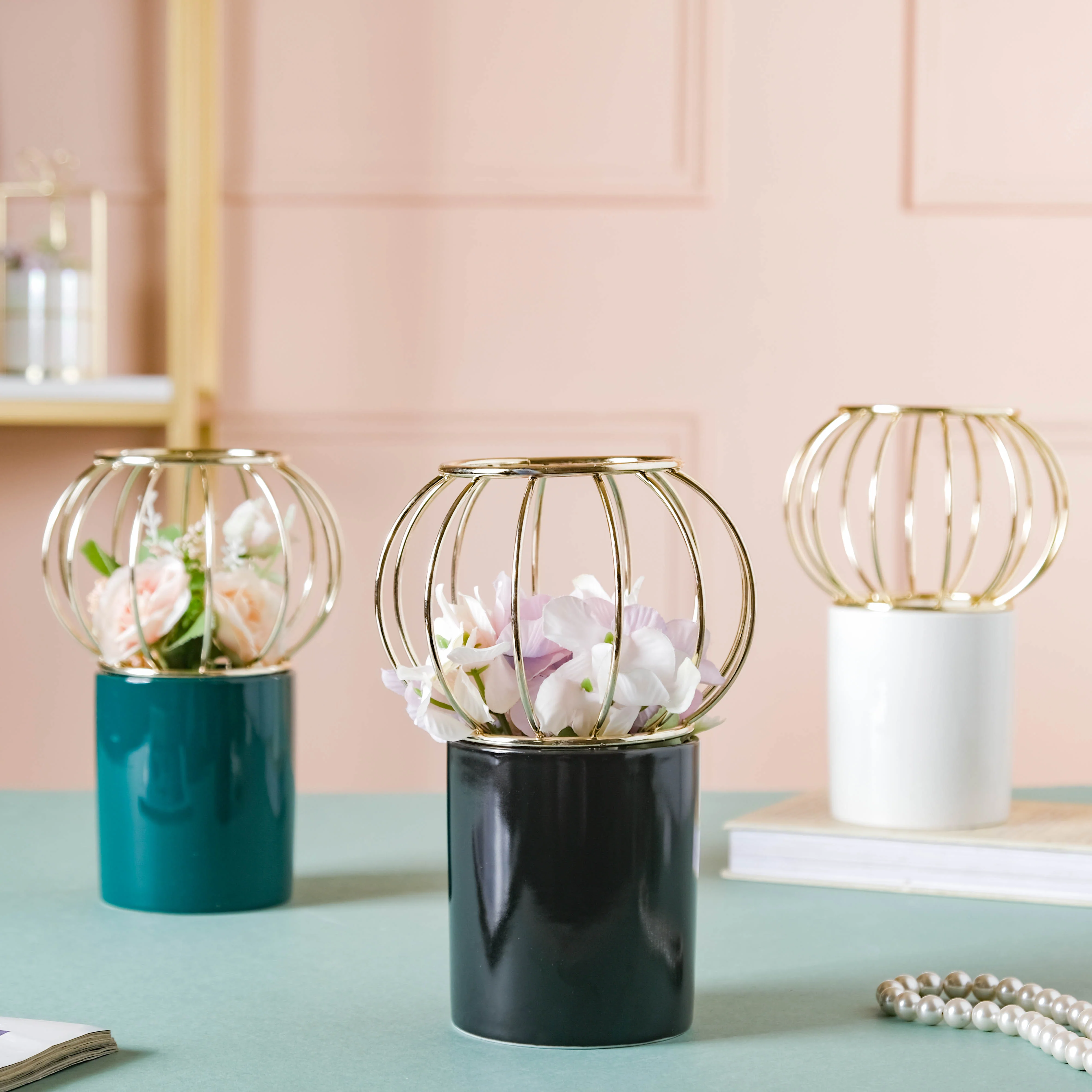 Globe Vase - Image 3