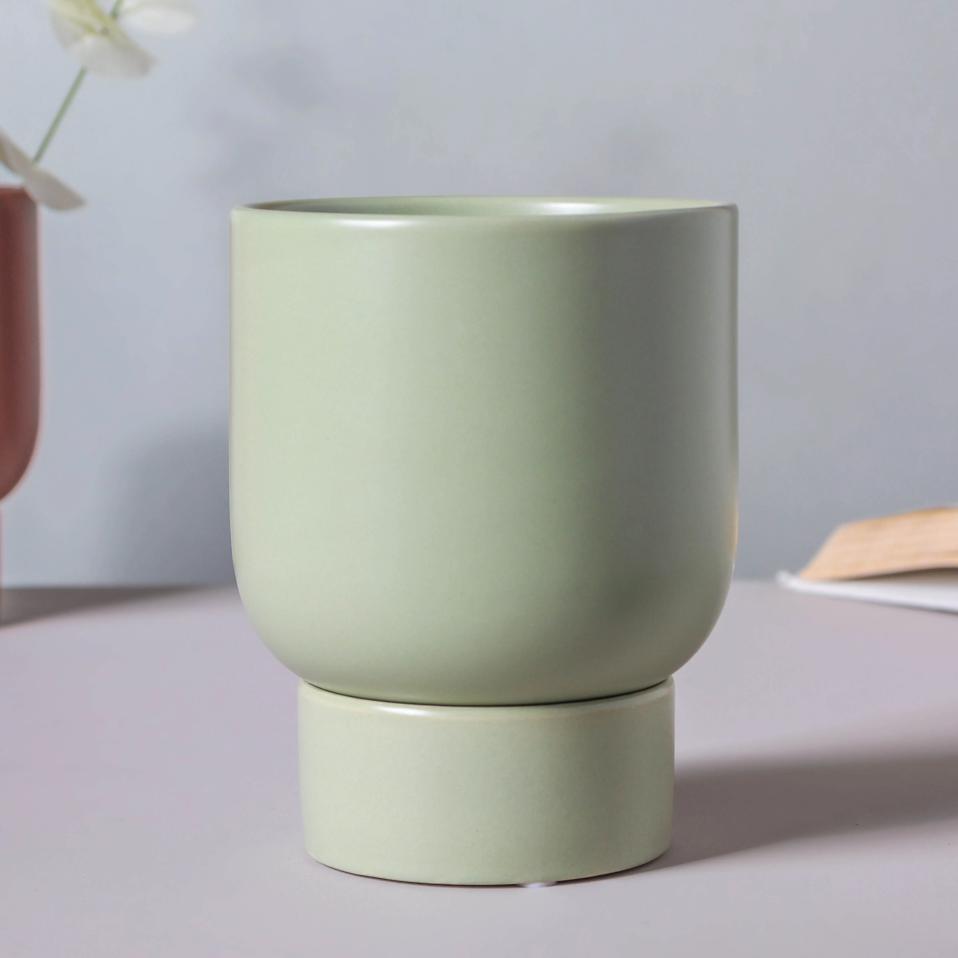 Gloss Finish Planter With Stand - Image 10