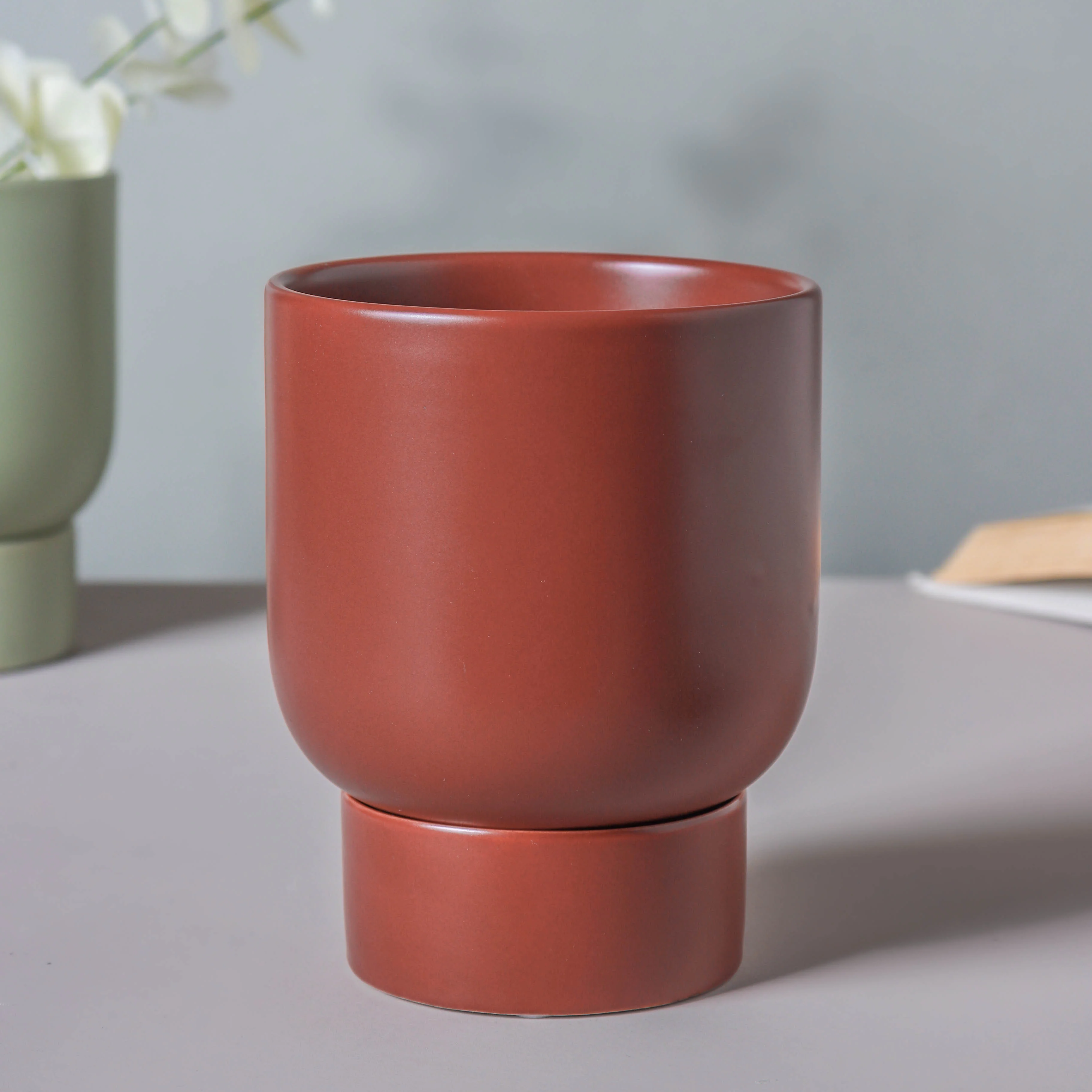 Gloss Finish Planter With Stand - Image 7