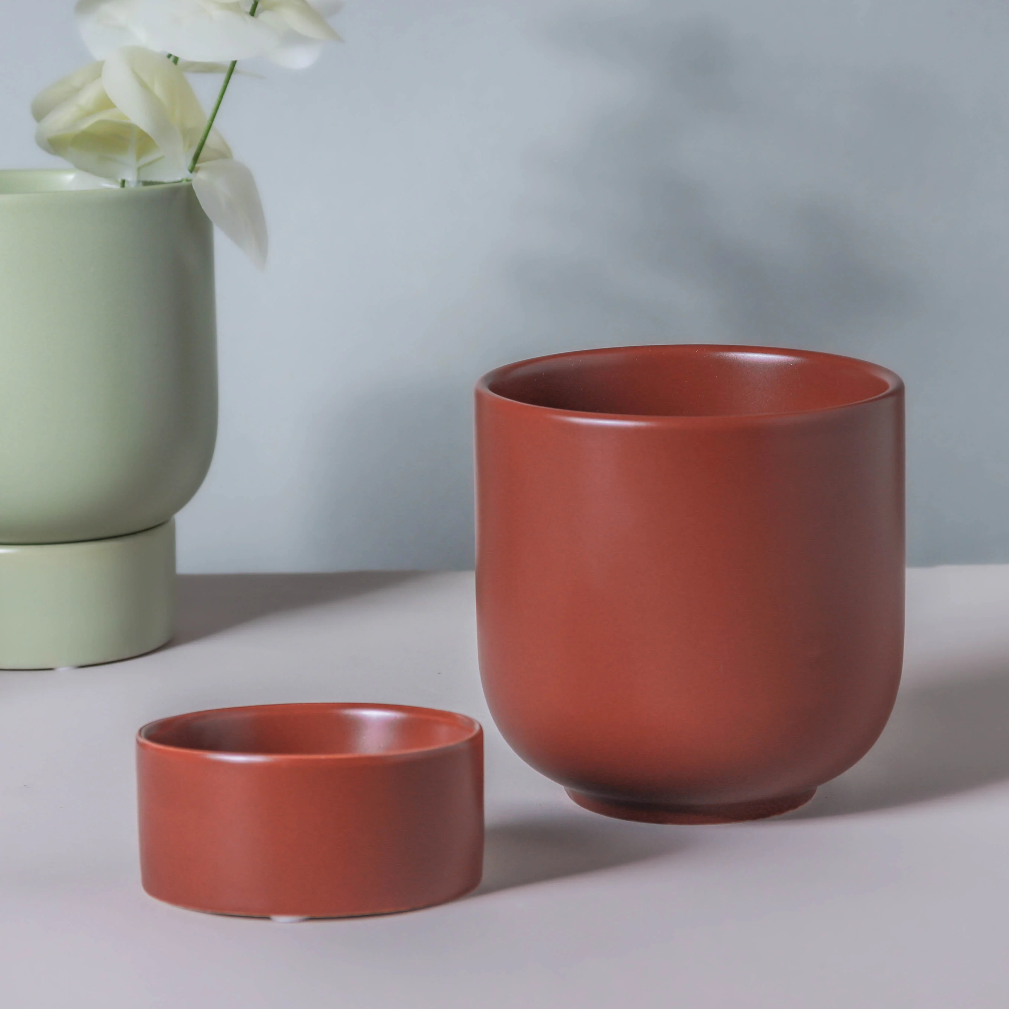 Gloss Finish Planter With Stand - Image 9