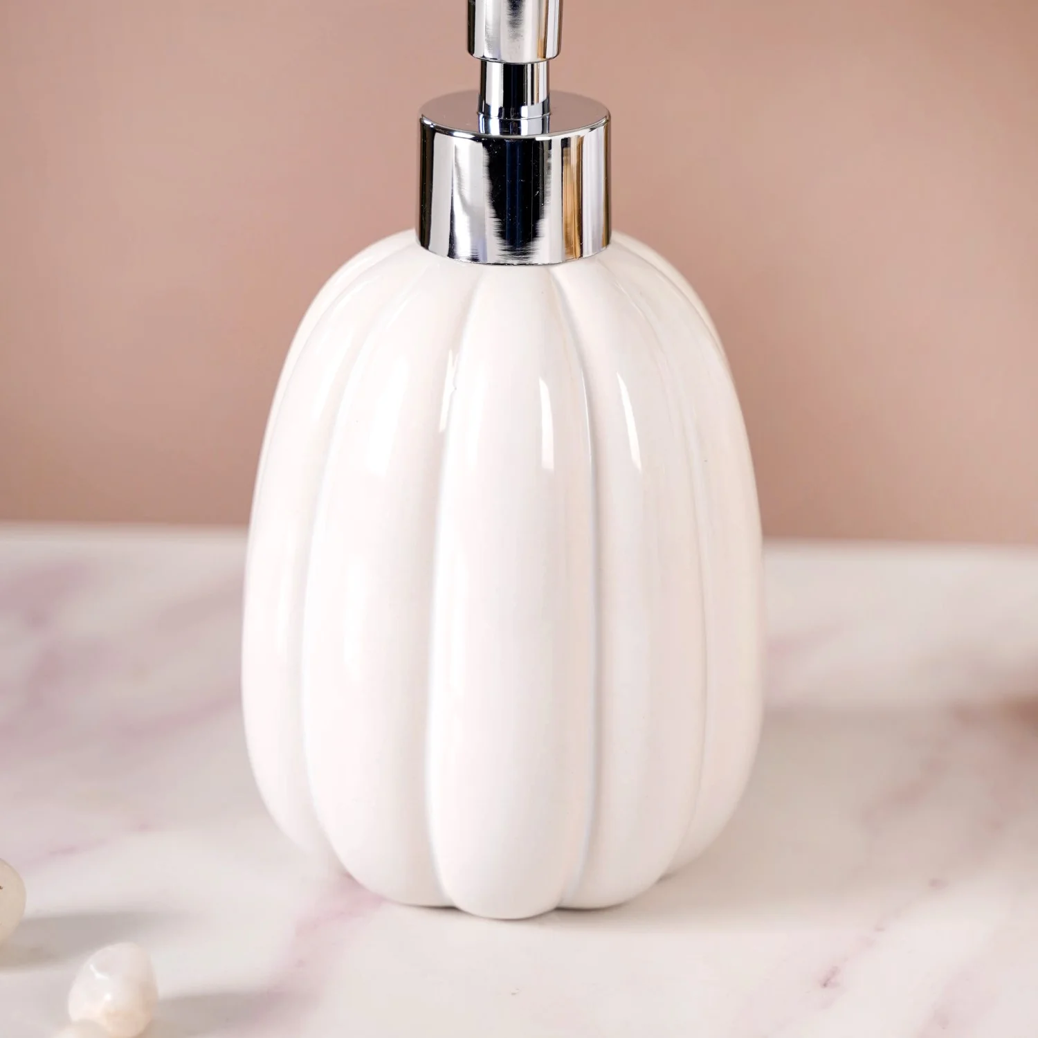 Glossy Lined Soap Dispenser White 400ml - Image 3