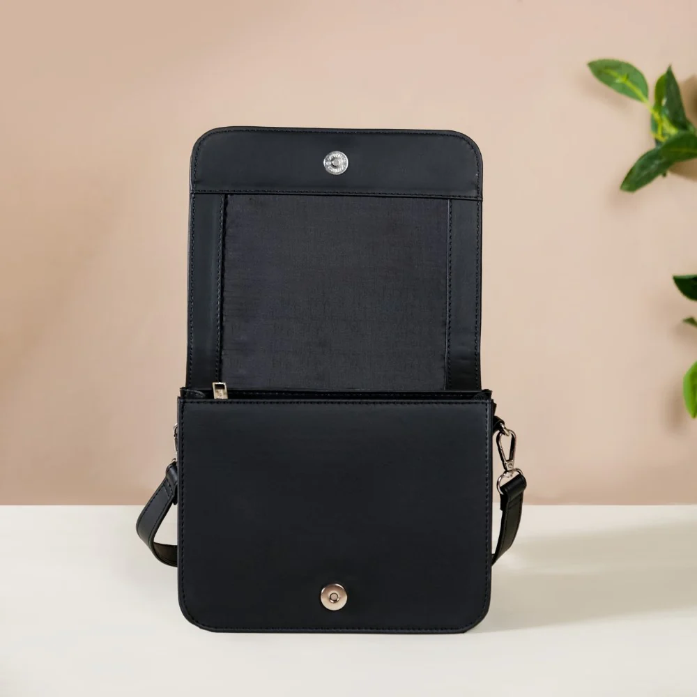 Go-To Shoulder Bag For Women Black Houndstooth - Image 8