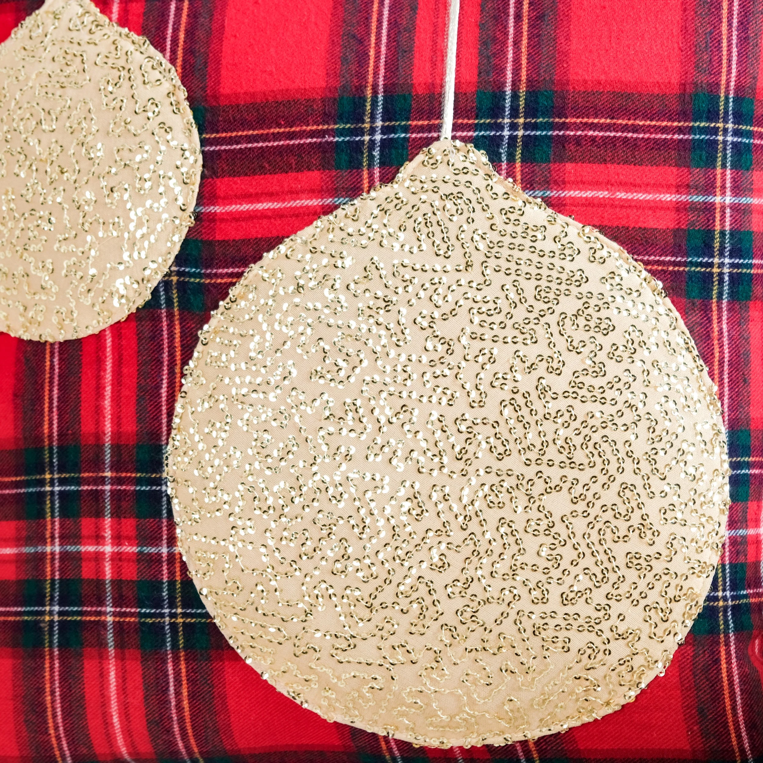 Gold Baubbles Plaid Cushion Cover 40x40cm - Image 3