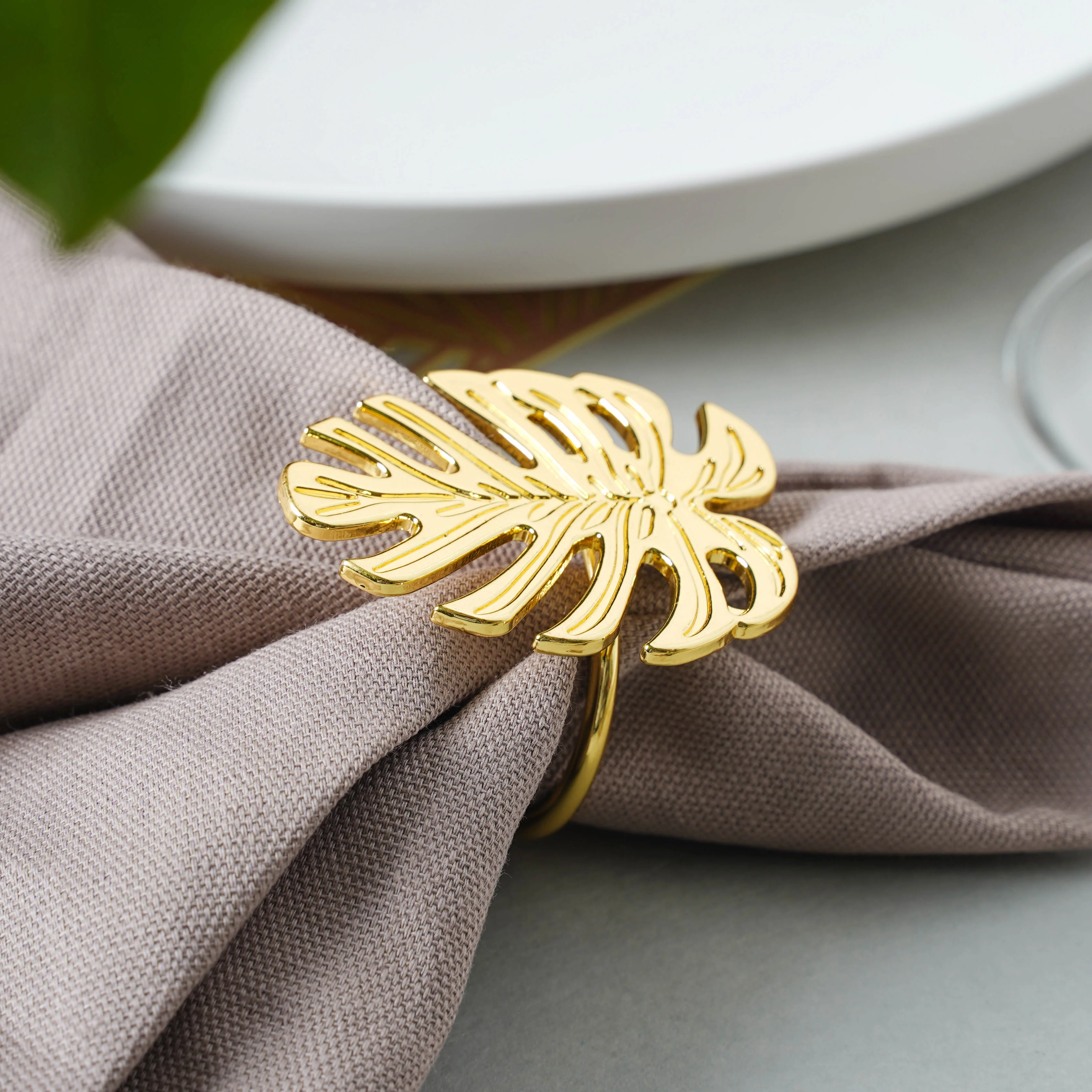 Gold Leaf Napkin Ring - Image 12