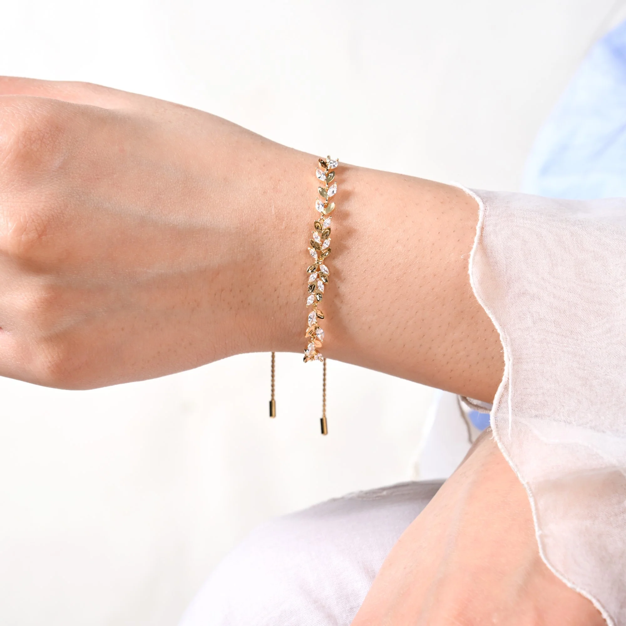 Gold Leafline Sliding Knot Bracelet - Image 2