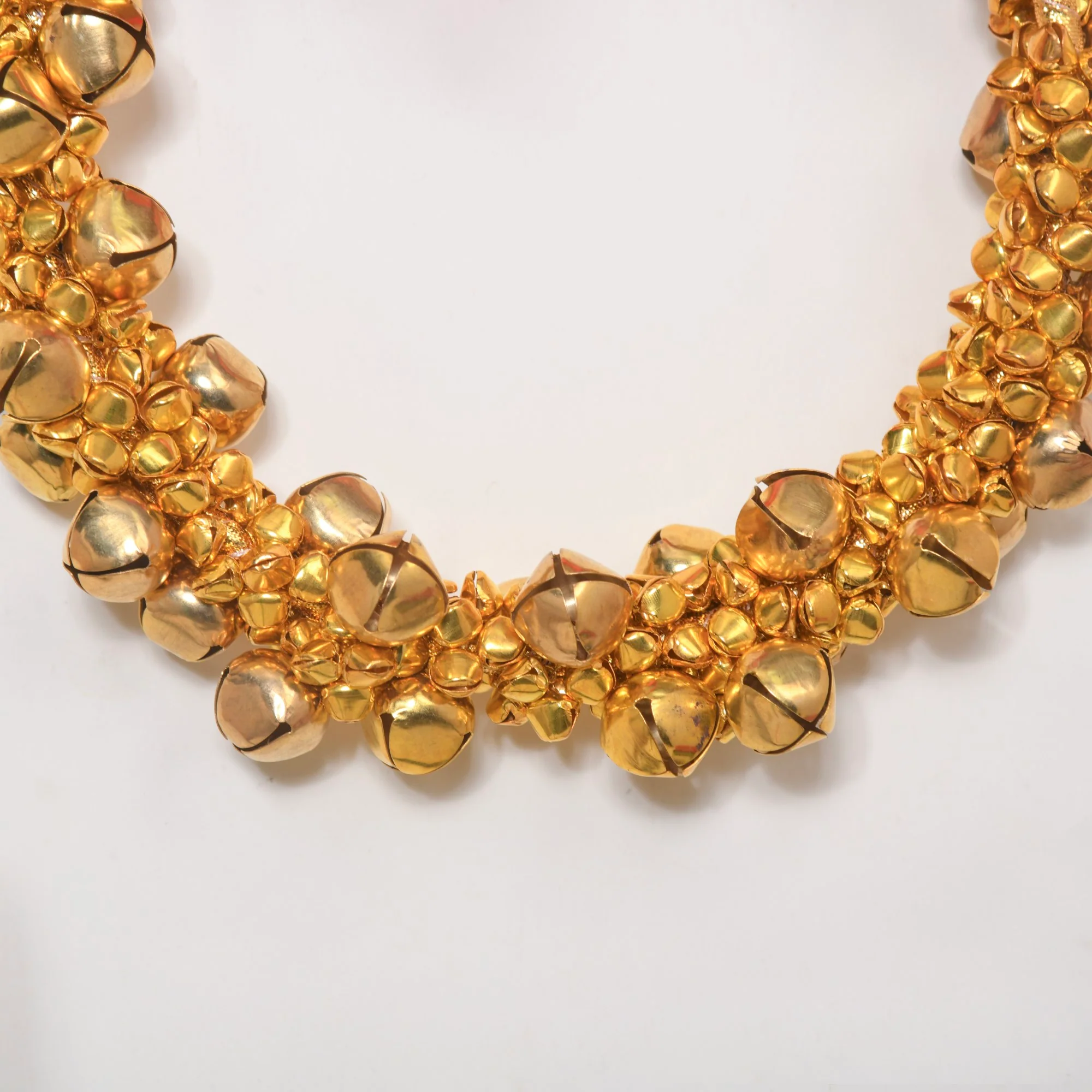 Gold Wreath With Bells 8 Inch - Image 3