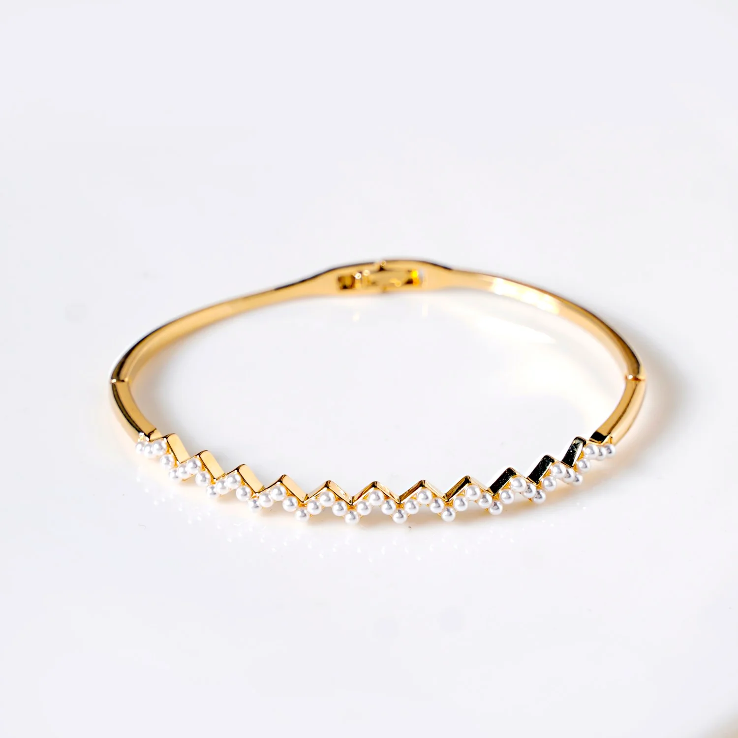 Gold Zigzag Pearl Bracelet