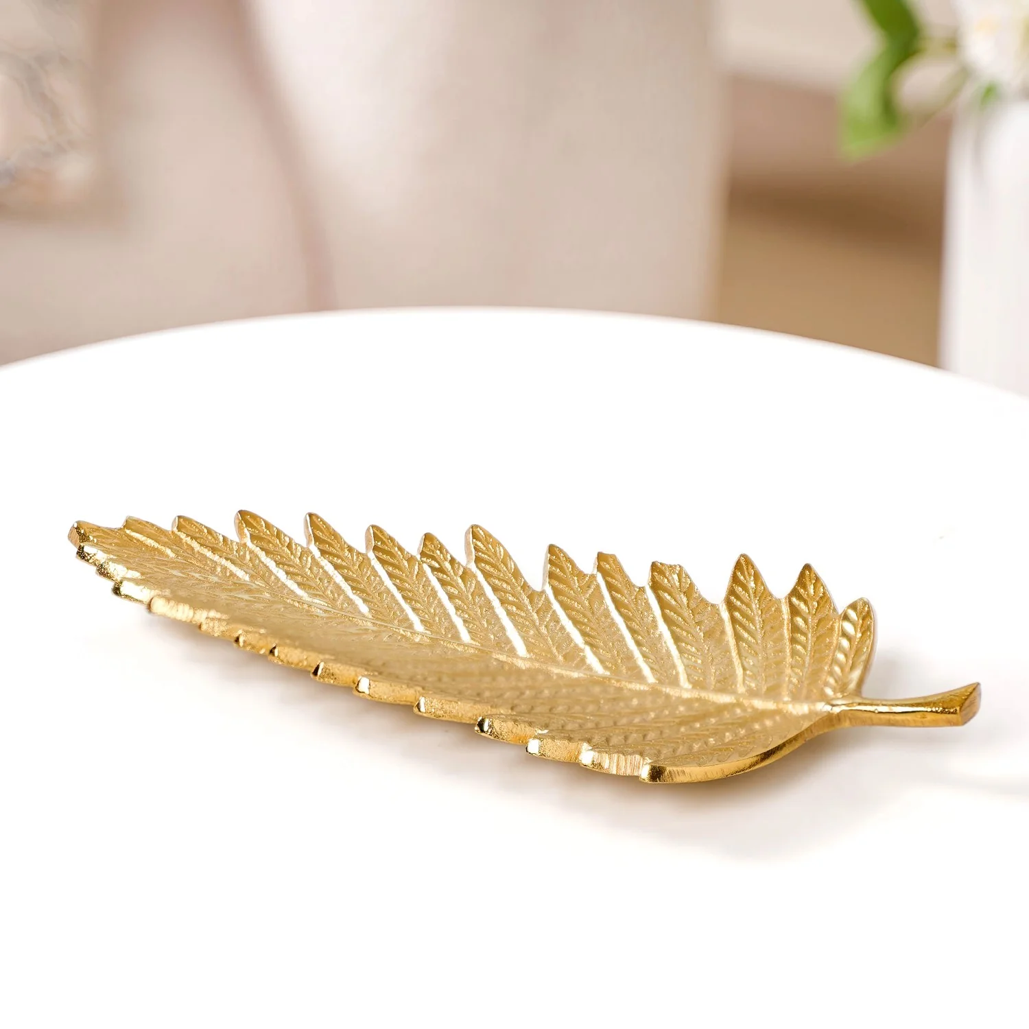 Golden Fern Leaf Metal Tray With Handle Set Of 2 - Image 8
