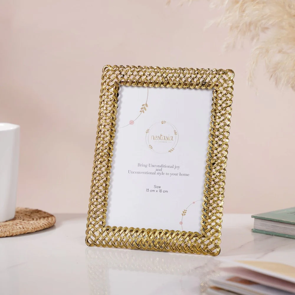 Golden Helical Photo Frame - Image 5