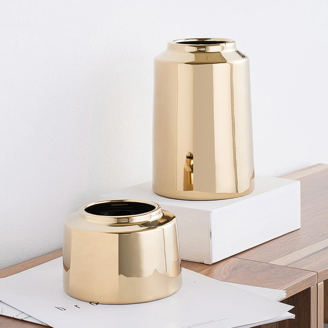 Golden Vase - Image 7