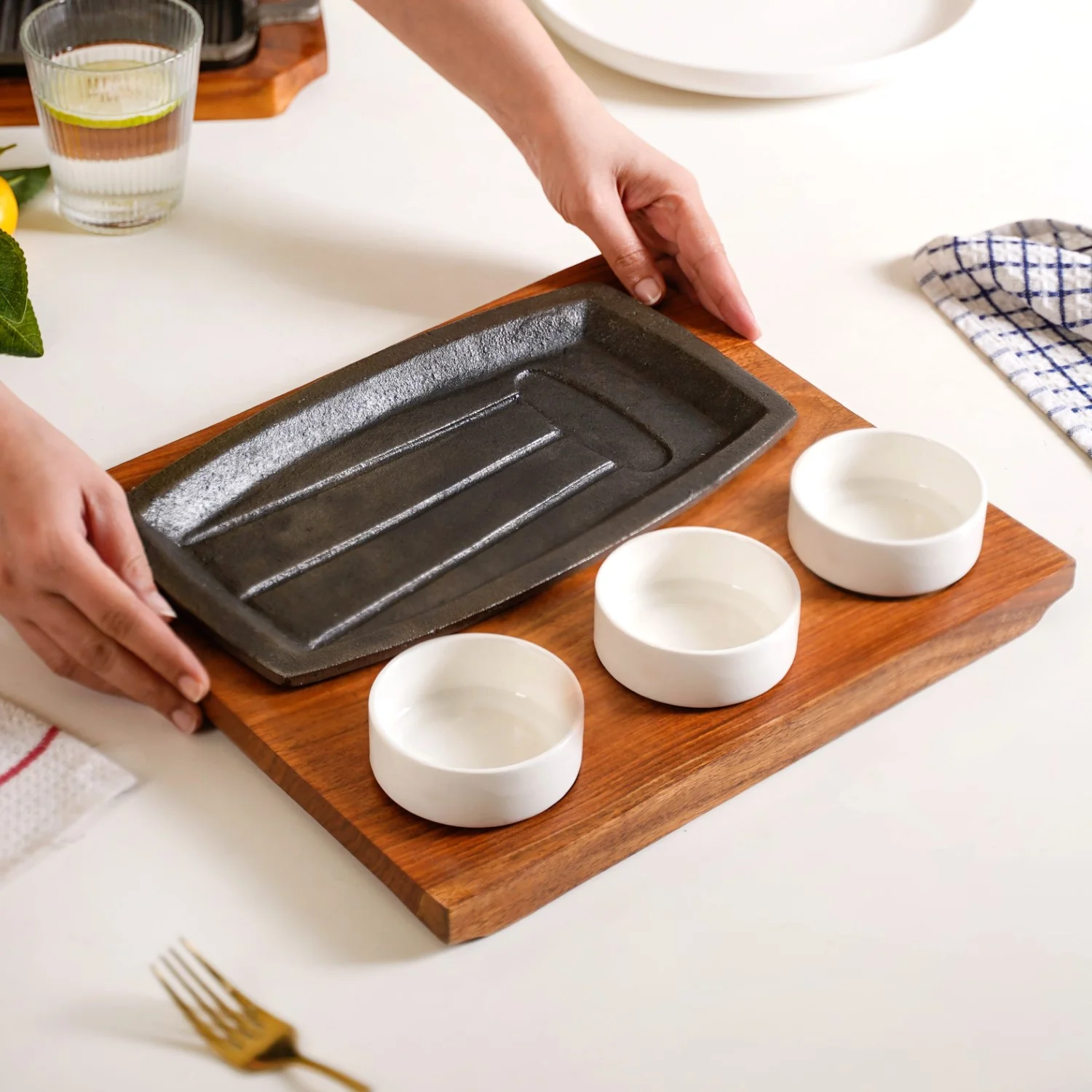 Gourmet Sizzler Plate And Ceramic Bowl Set - Image 2