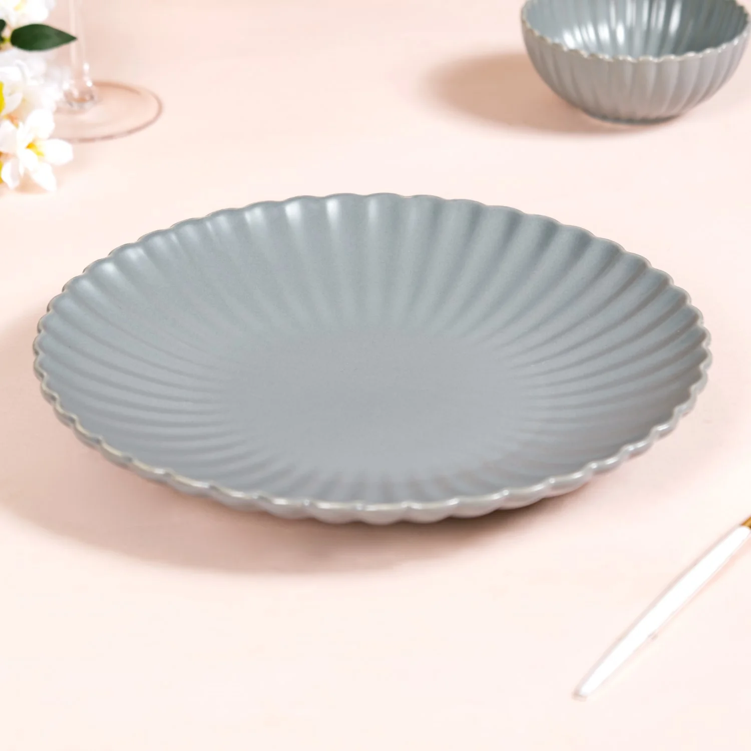 Grey Scallop Dinner Plates Set Of 4 10 Inch - Image 9