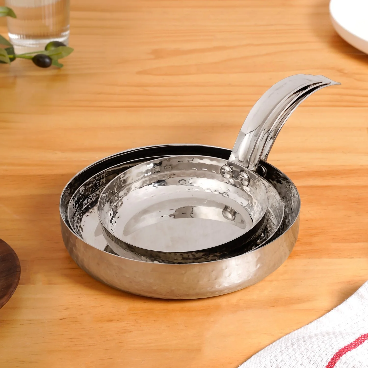 Hammered Stainless Steel Serving Pan With Handle Set Of 3 - Image 3