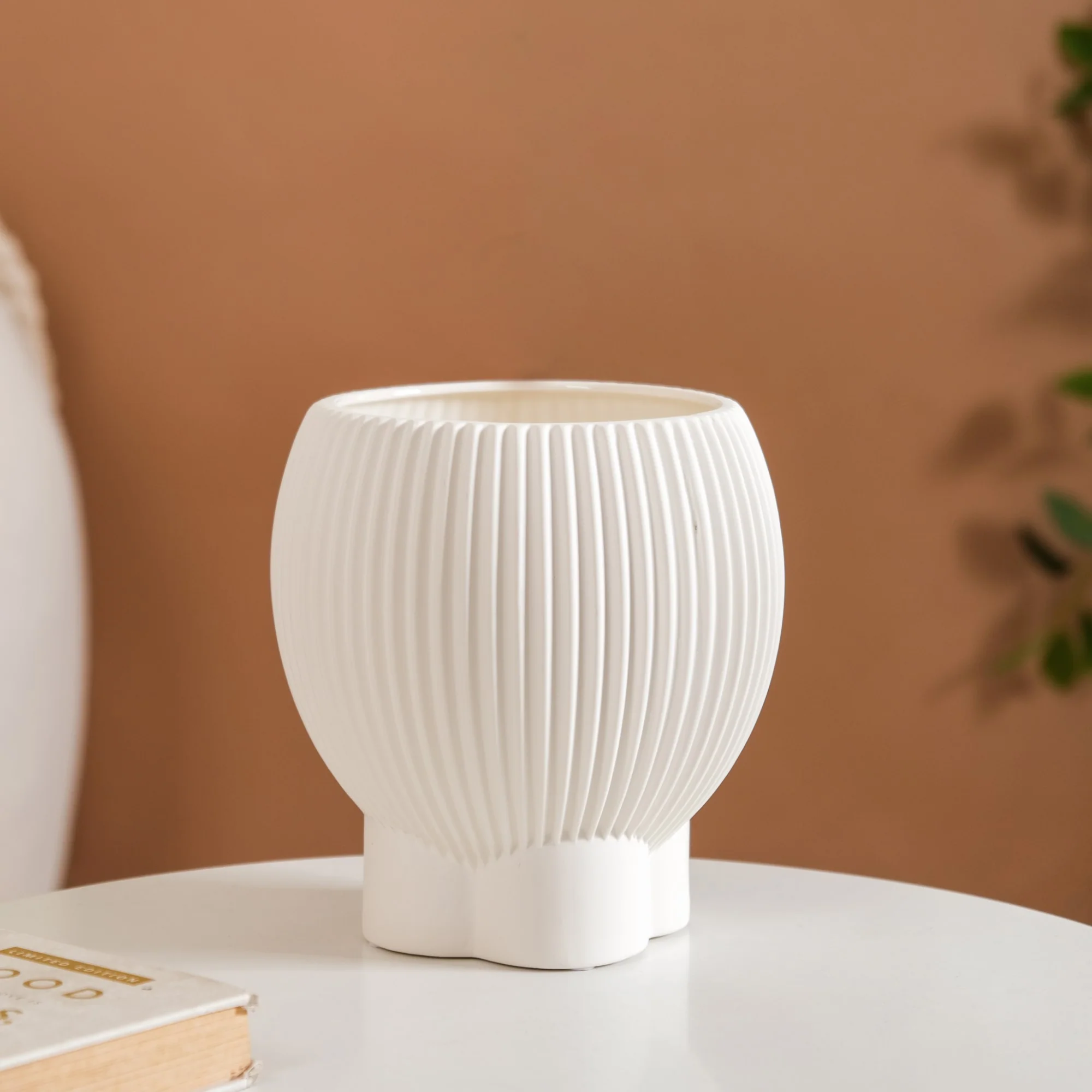 Handmade Fluted Decorative Ceramic Vase - Image 15