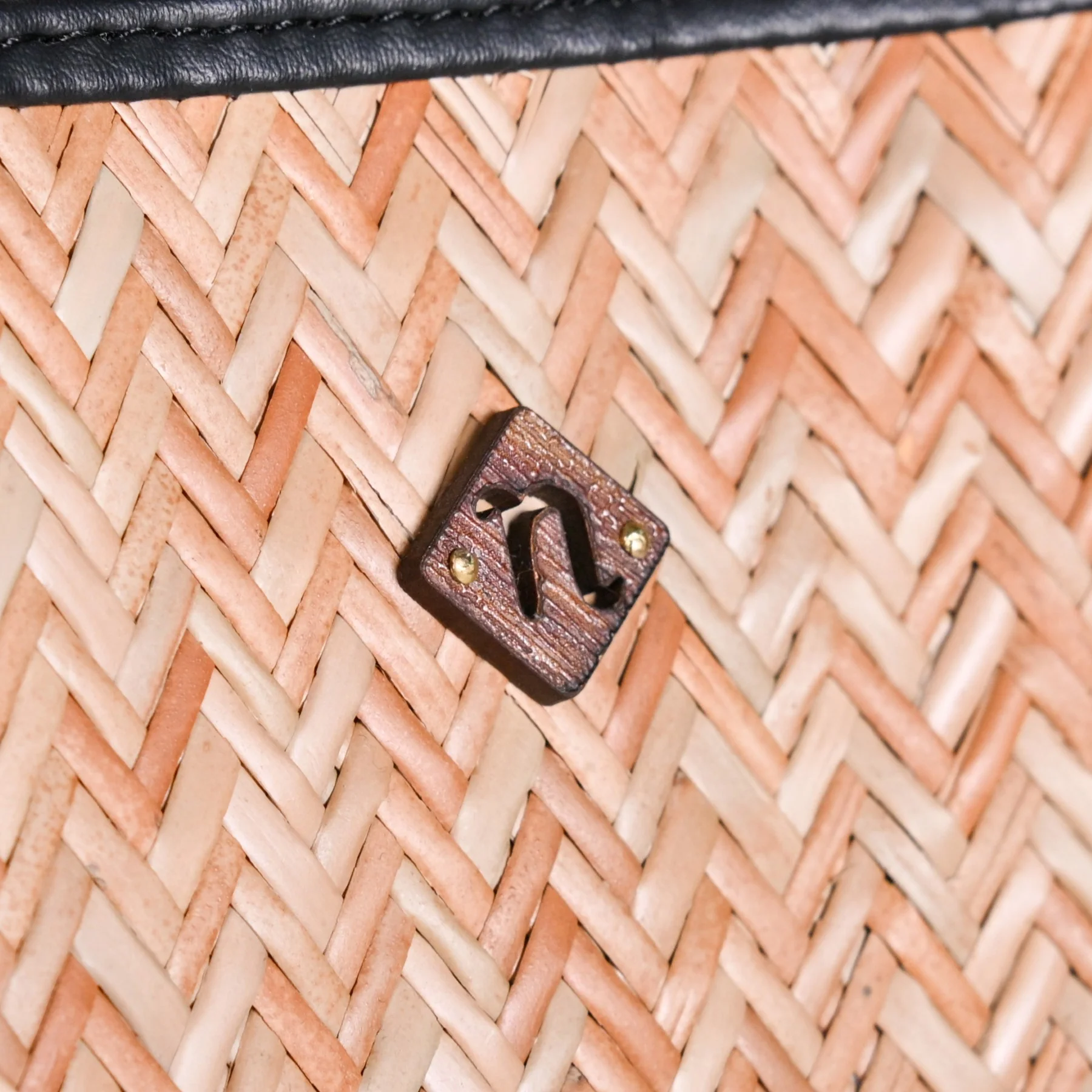 Handwoven Shitalpati Wayfarer Tote Bag - Image 10