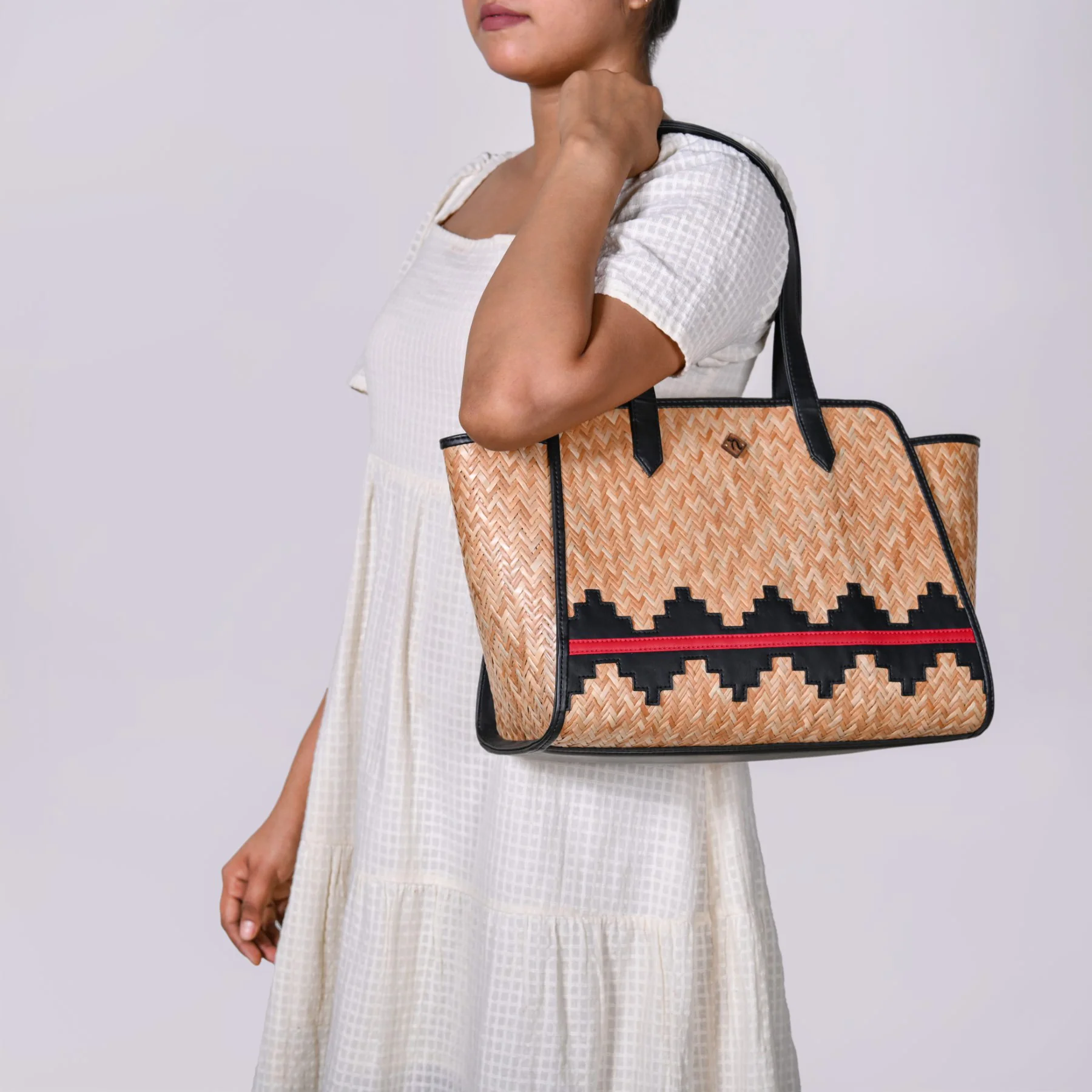 Handwoven Shitalpati Wayfarer Tote Bag - Image 8