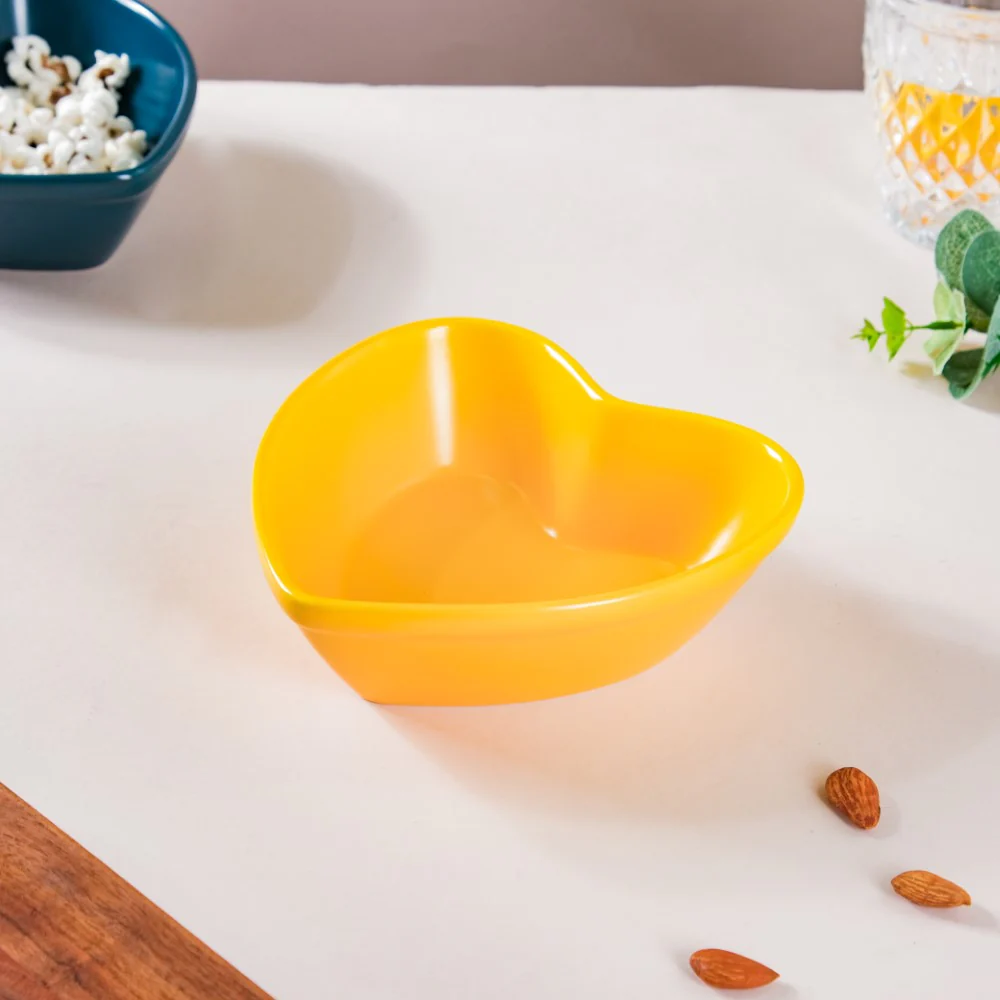 Hearty Ceramic Bakeware Small Yellow 6 Inch - Image 3