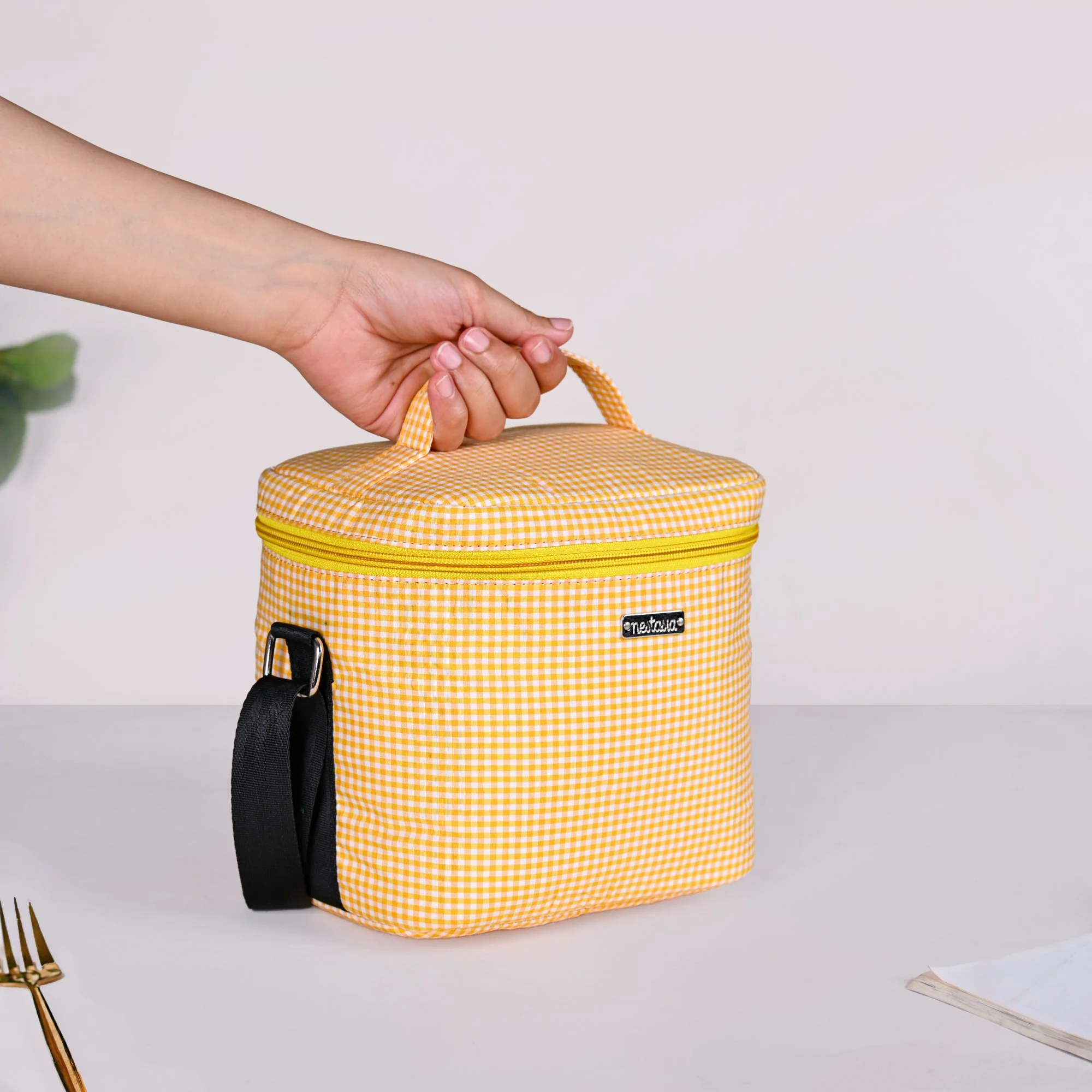 Heat Insulated Lunch Bag With Lunch Box Yellow - Image 2