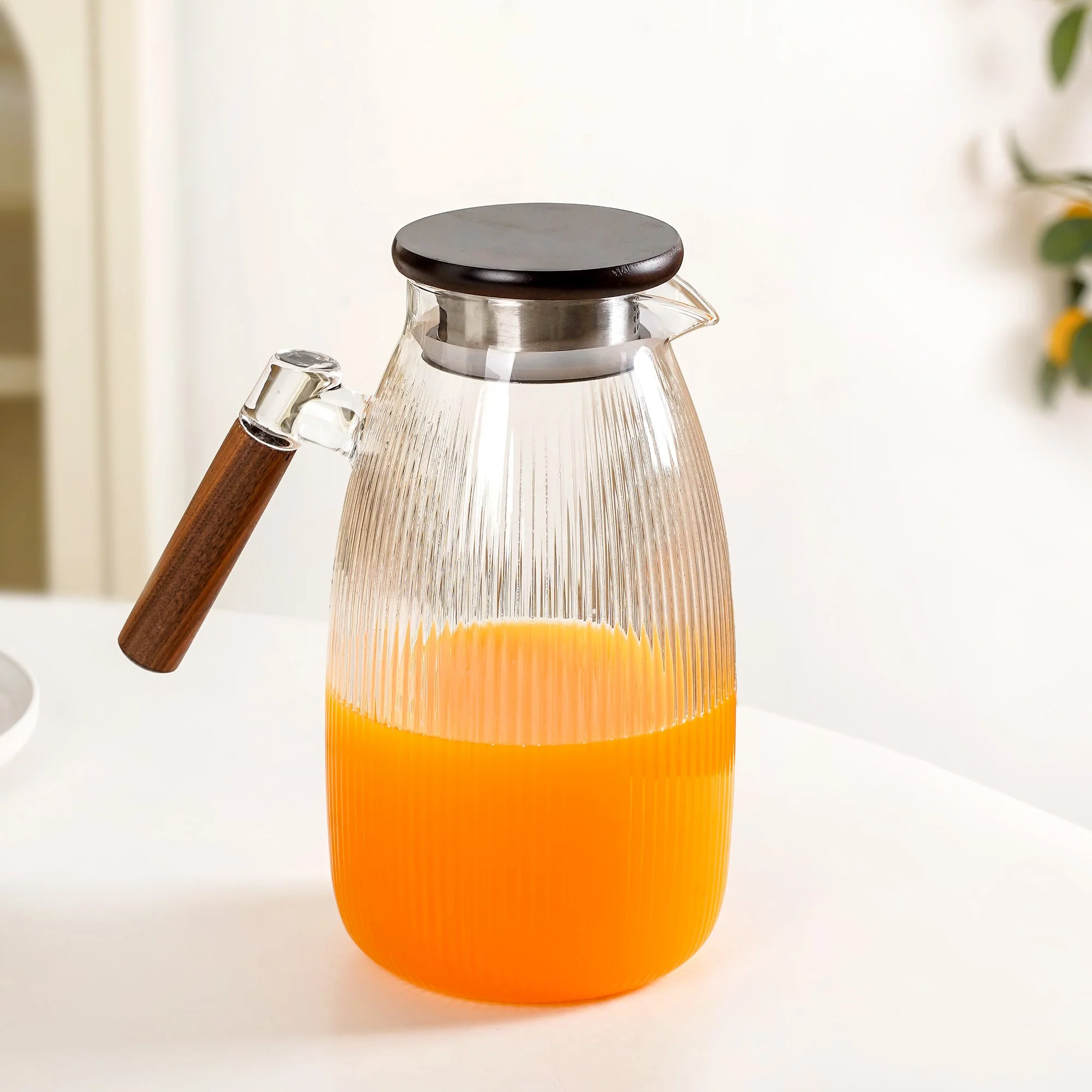 Heat Safe Borosilicate Glass Jug With Wooden Grip 2200ml