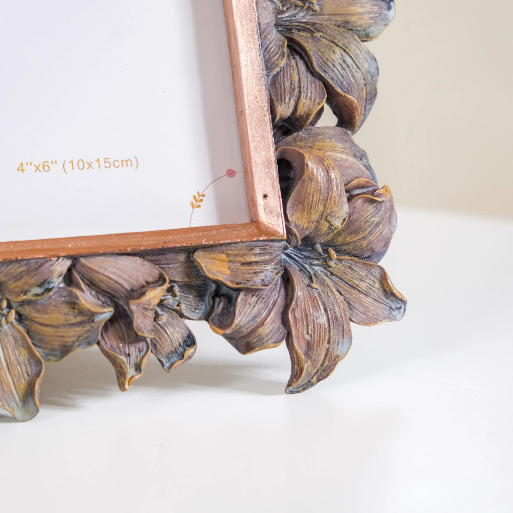 Hibiscus Wooden Finish Resin Photo Frame 9"x6.5" - Image 8