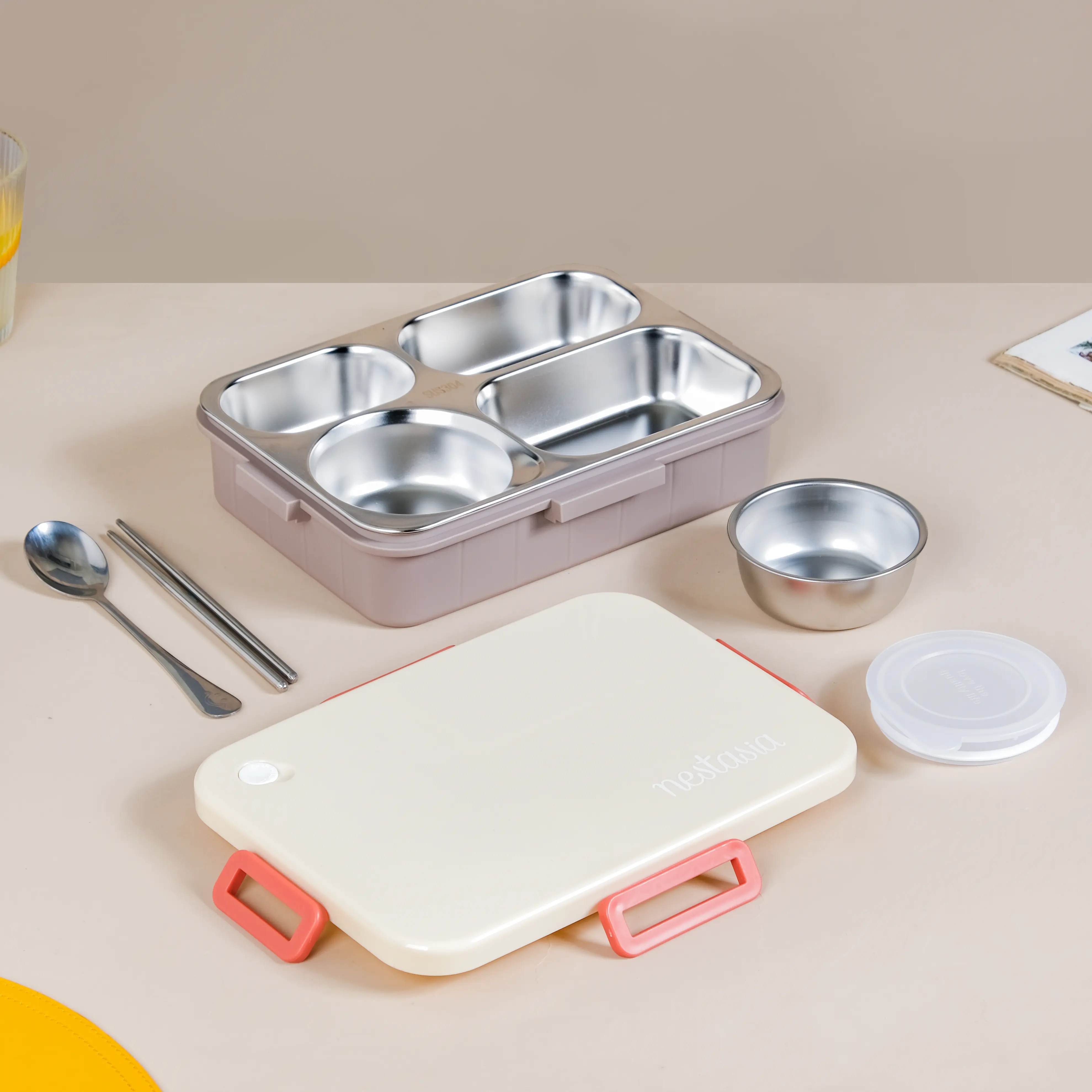 Insulated Bento Lunch Box With 4 Sections 900ml - Image 22