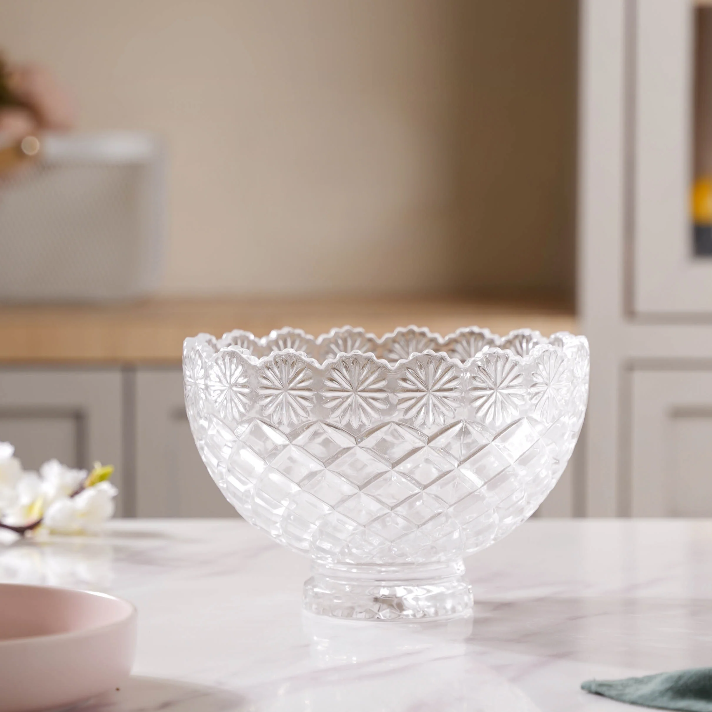 Intricate Glass Serving Bowl - Image 3