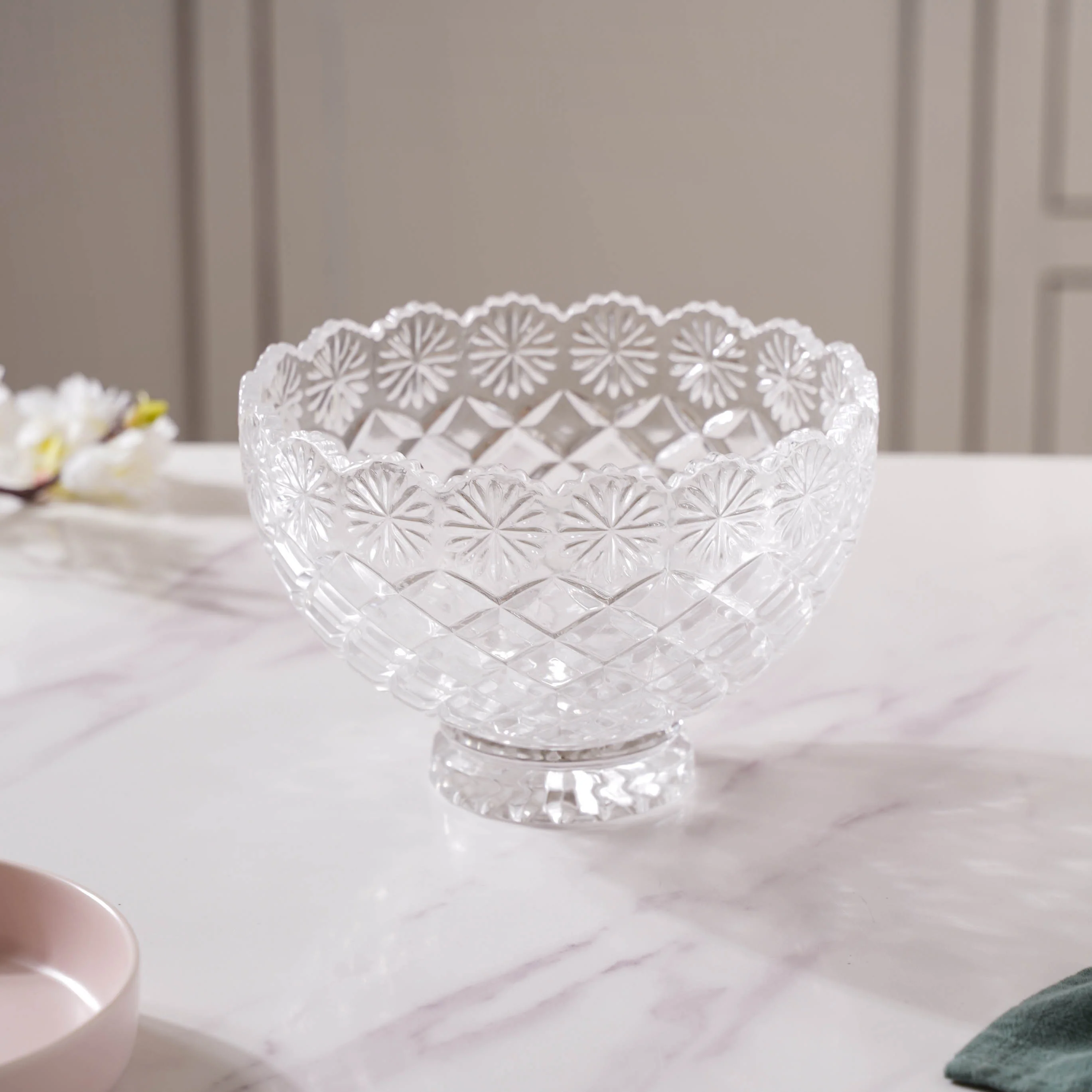Intricate Glass Serving Bowl - Image 4