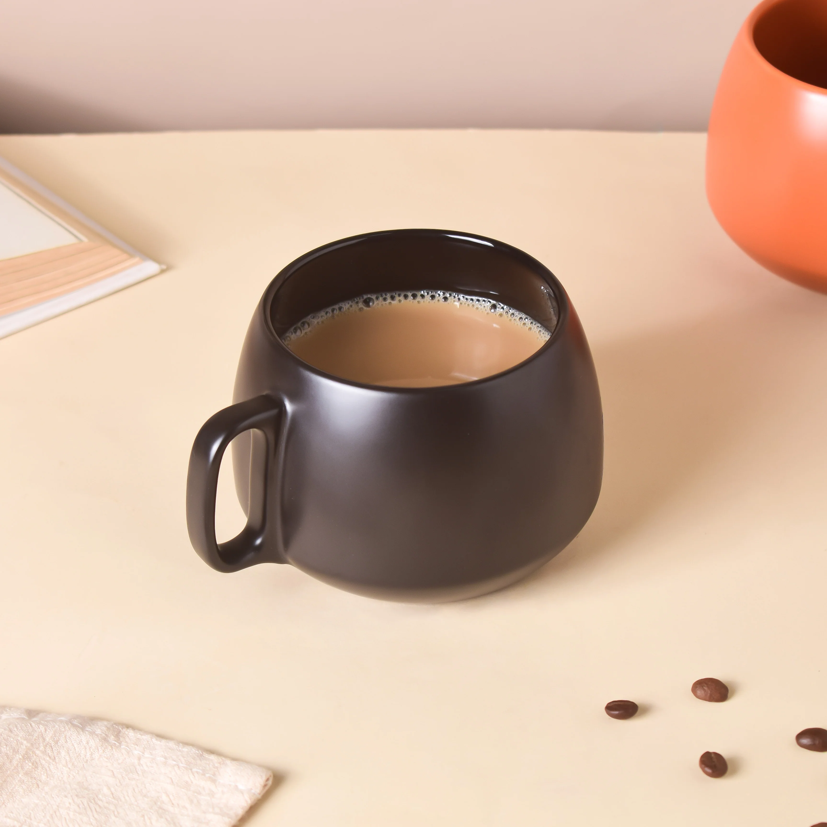 Jet Black Round Mug 350 ml - Image 4