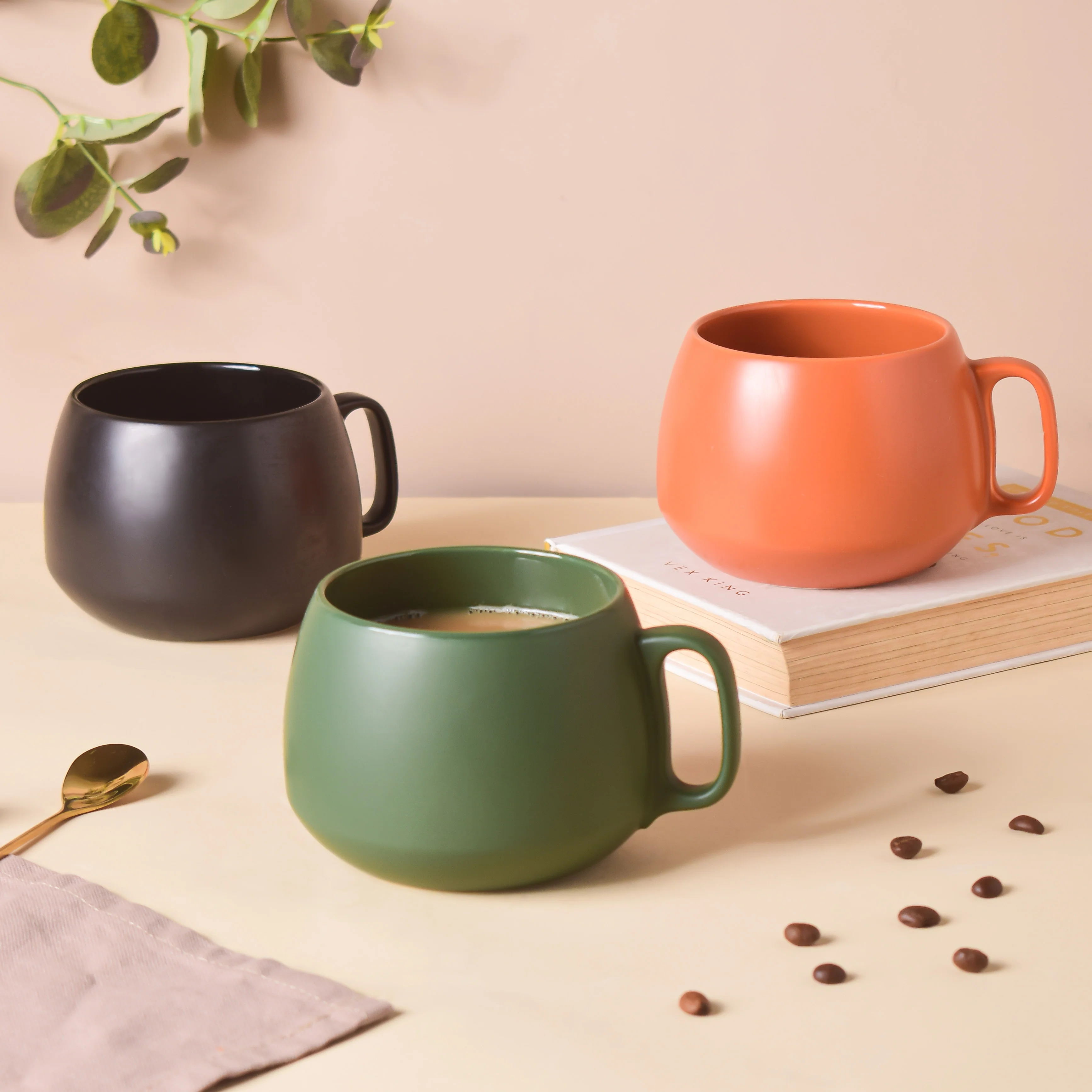 Jet Black Round Mug 350 ml - Image 7