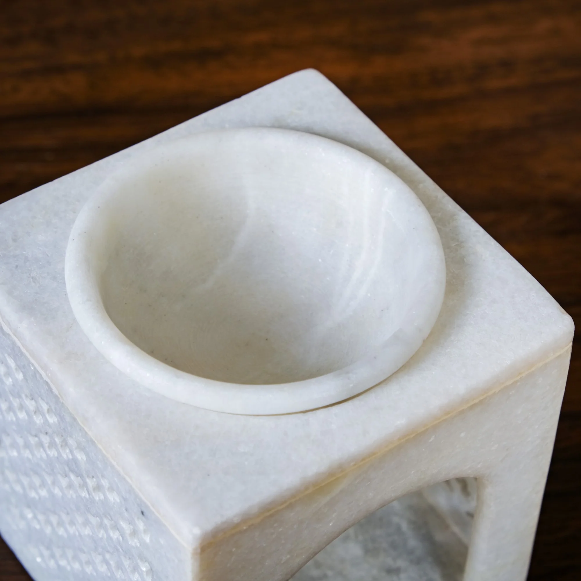 Jharokha Artistry Marble Diffuser - Image 10
