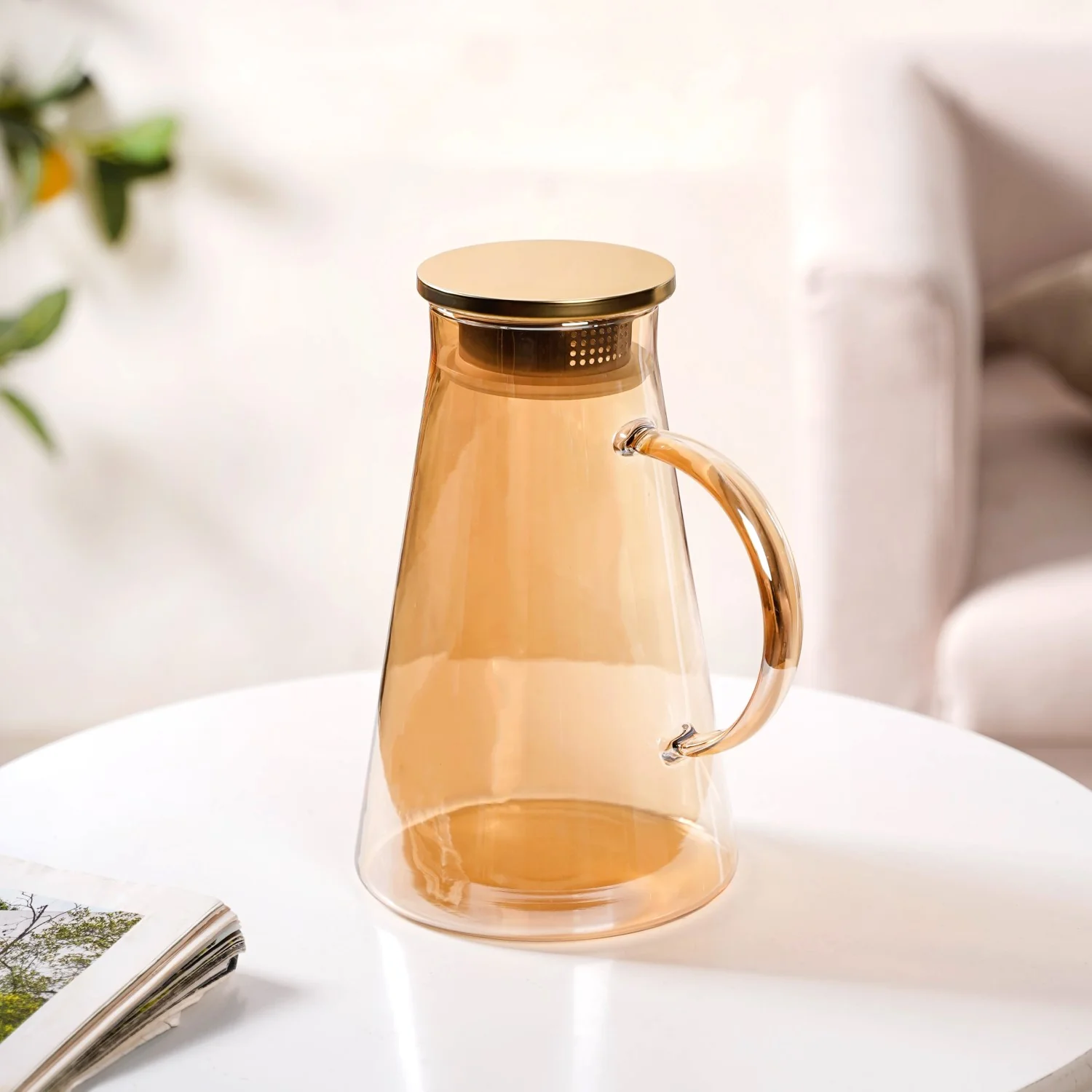 Amber Jug with Metal Lid 1800ml - Image 8